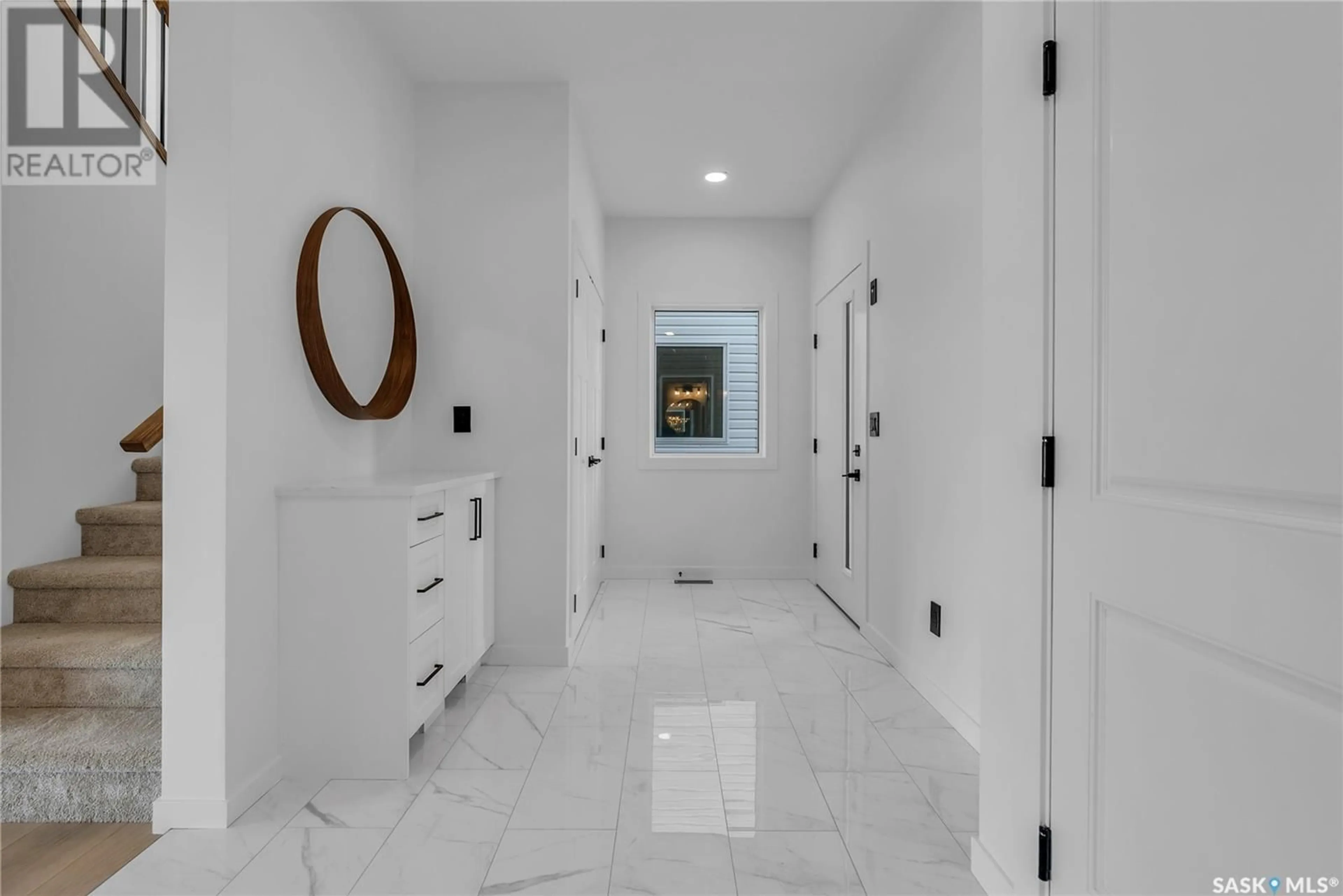 Indoor entryway for 351 SHARMA CRESCENT, Saskatoon Saskatchewan S7W1K9
