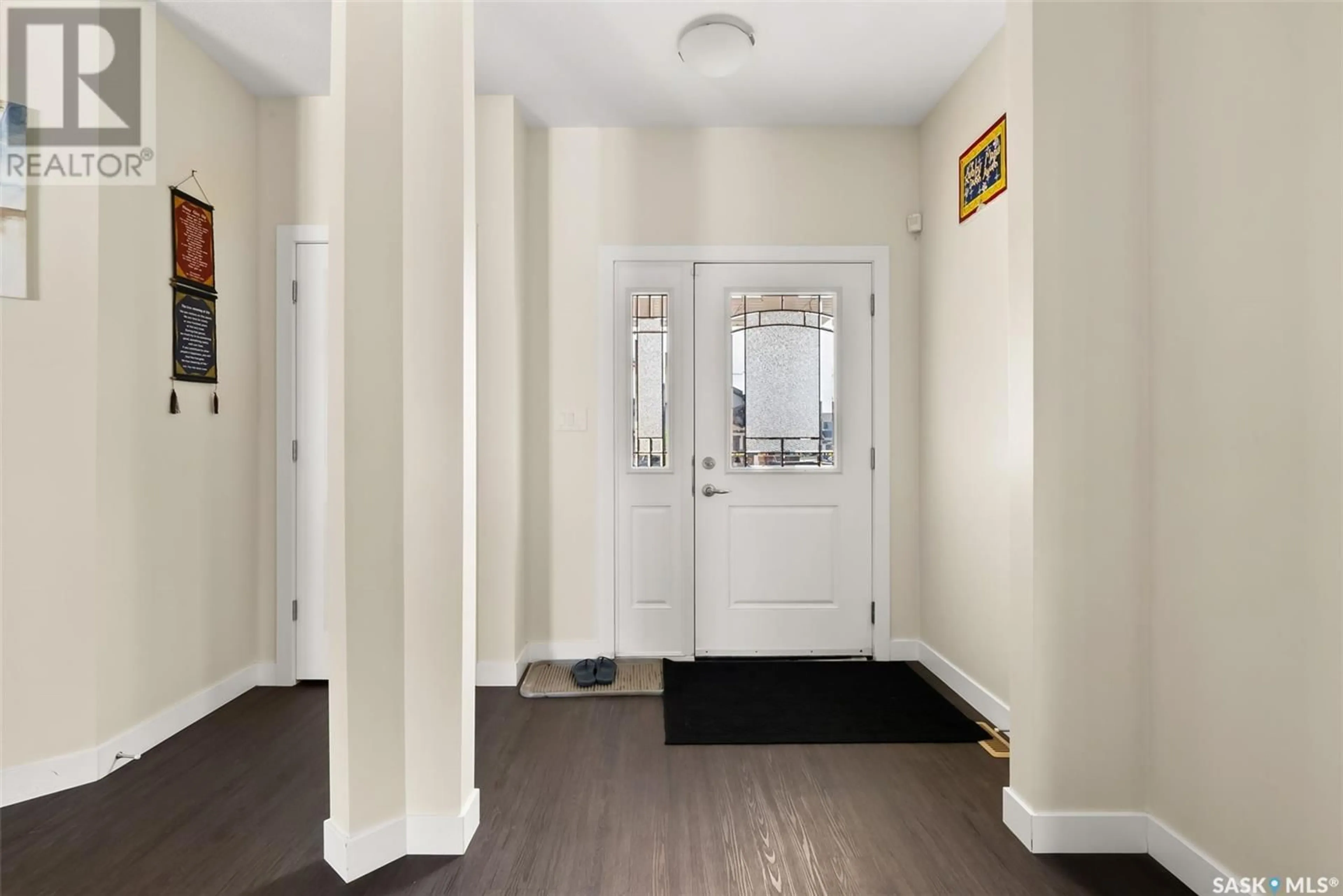 Indoor entryway for 5561 NORSEMAN CRESCENT, Regina Saskatchewan S4W0J8
