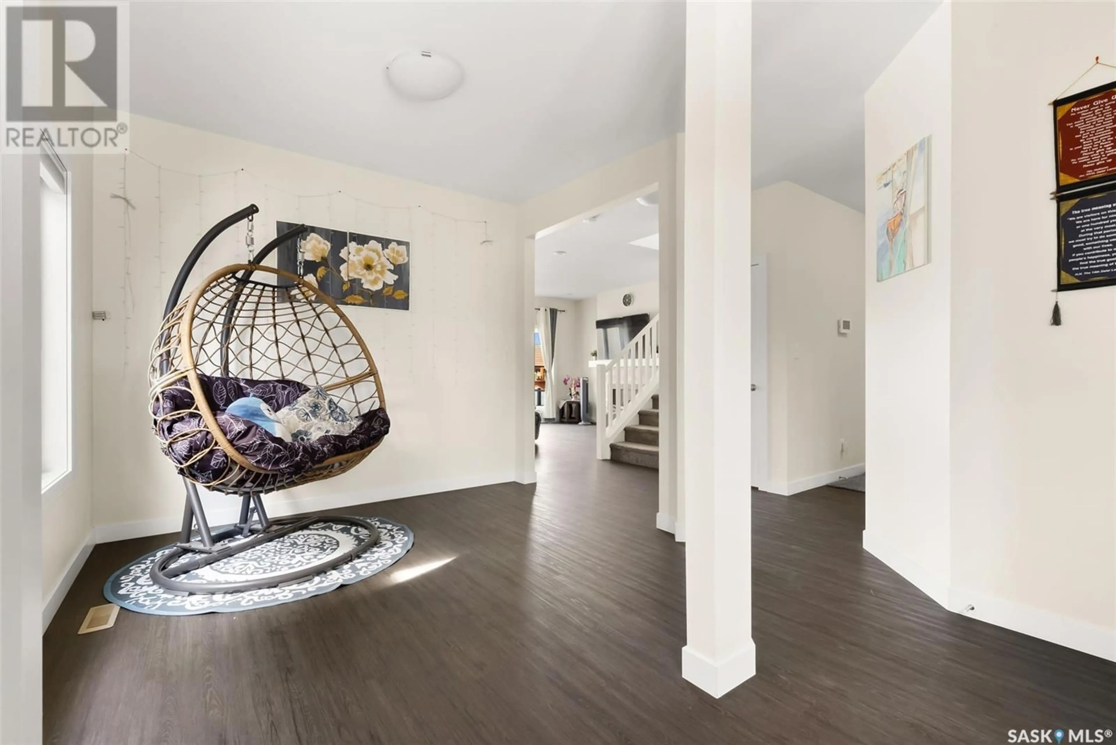 Indoor foyer for 5561 NORSEMAN CRESCENT, Regina Saskatchewan S4W0J8
