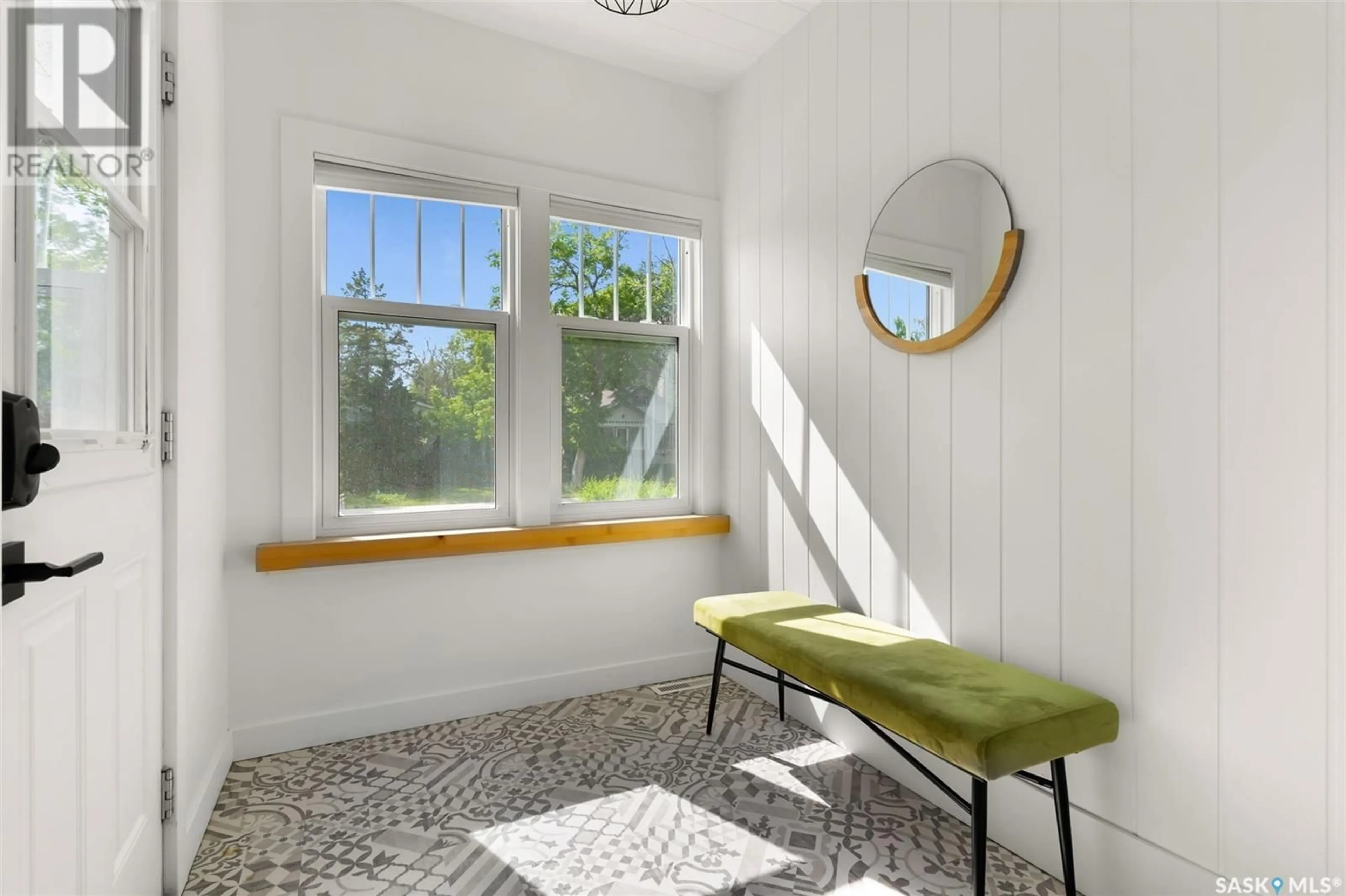 Indoor entryway for 2157 PRINCESS STREET, Regina Saskatchewan S4T3Z7