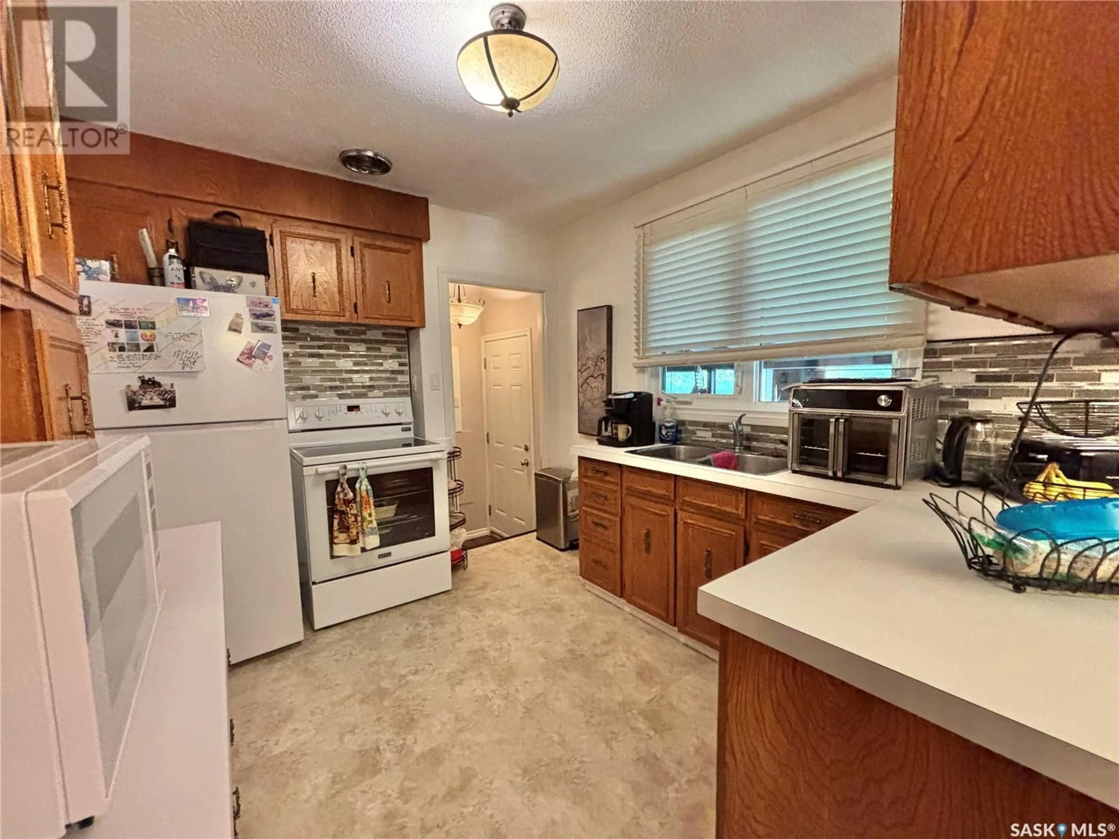 Standard kitchen, ceramic/tile floor for 53 BAILEY DRIVE, Yorkton Saskatchewan S3N2J2