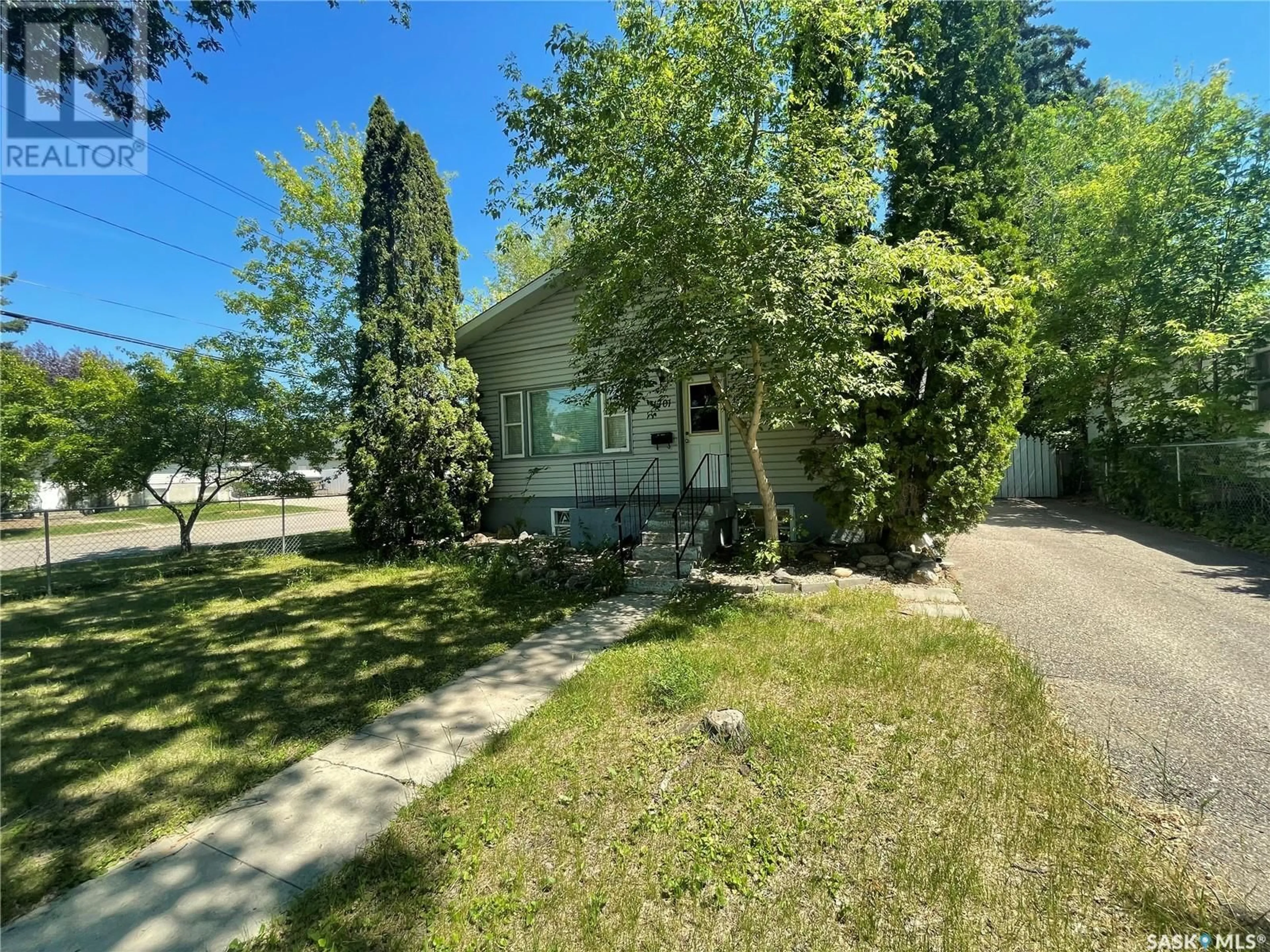 Unknown for 1701 COY AVENUE, Saskatoon Saskatchewan S7M0H8