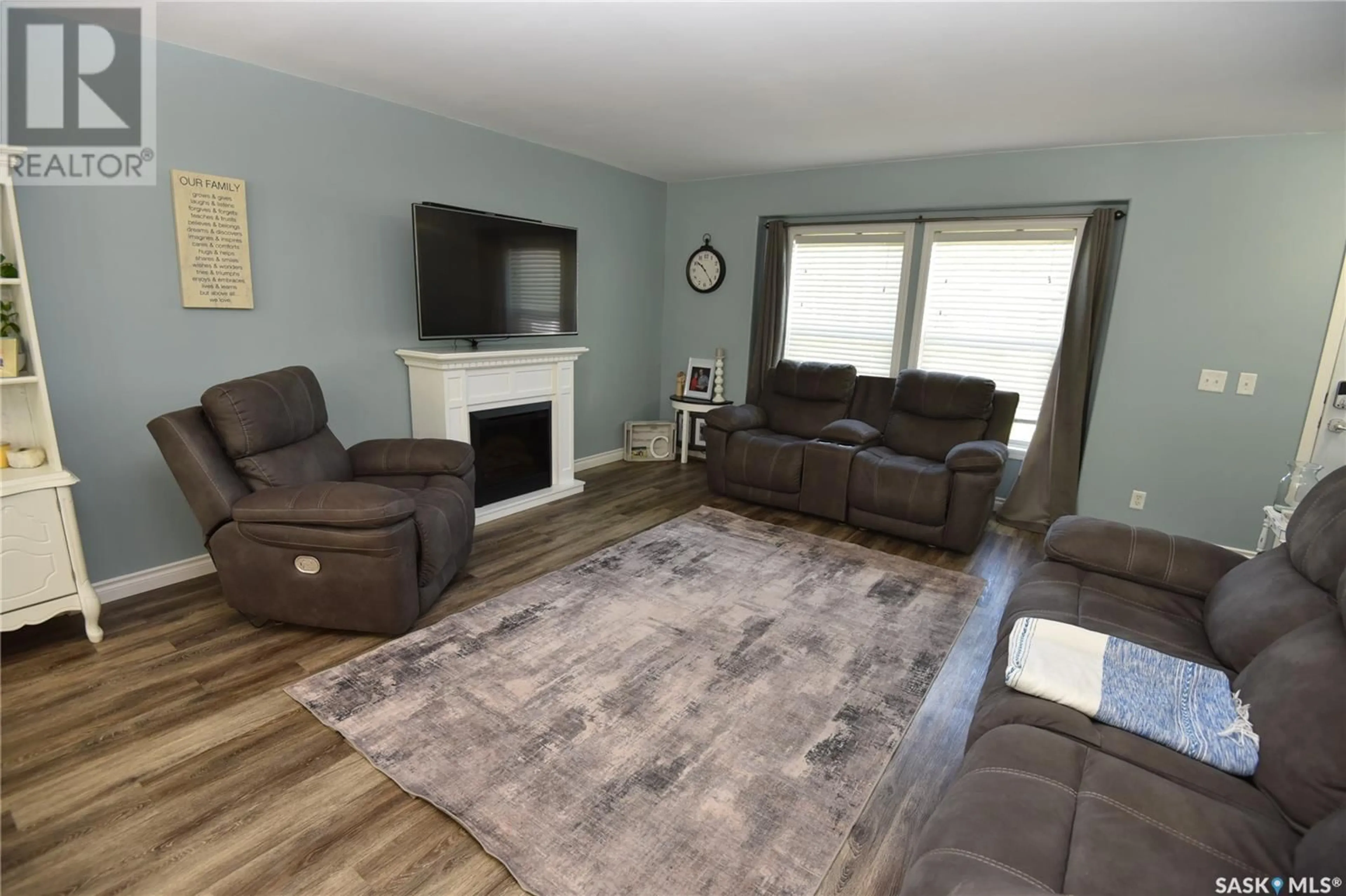 Living room with furniture, unknown for 113 6TH STREET, Nipawin Saskatchewan S0E1E0