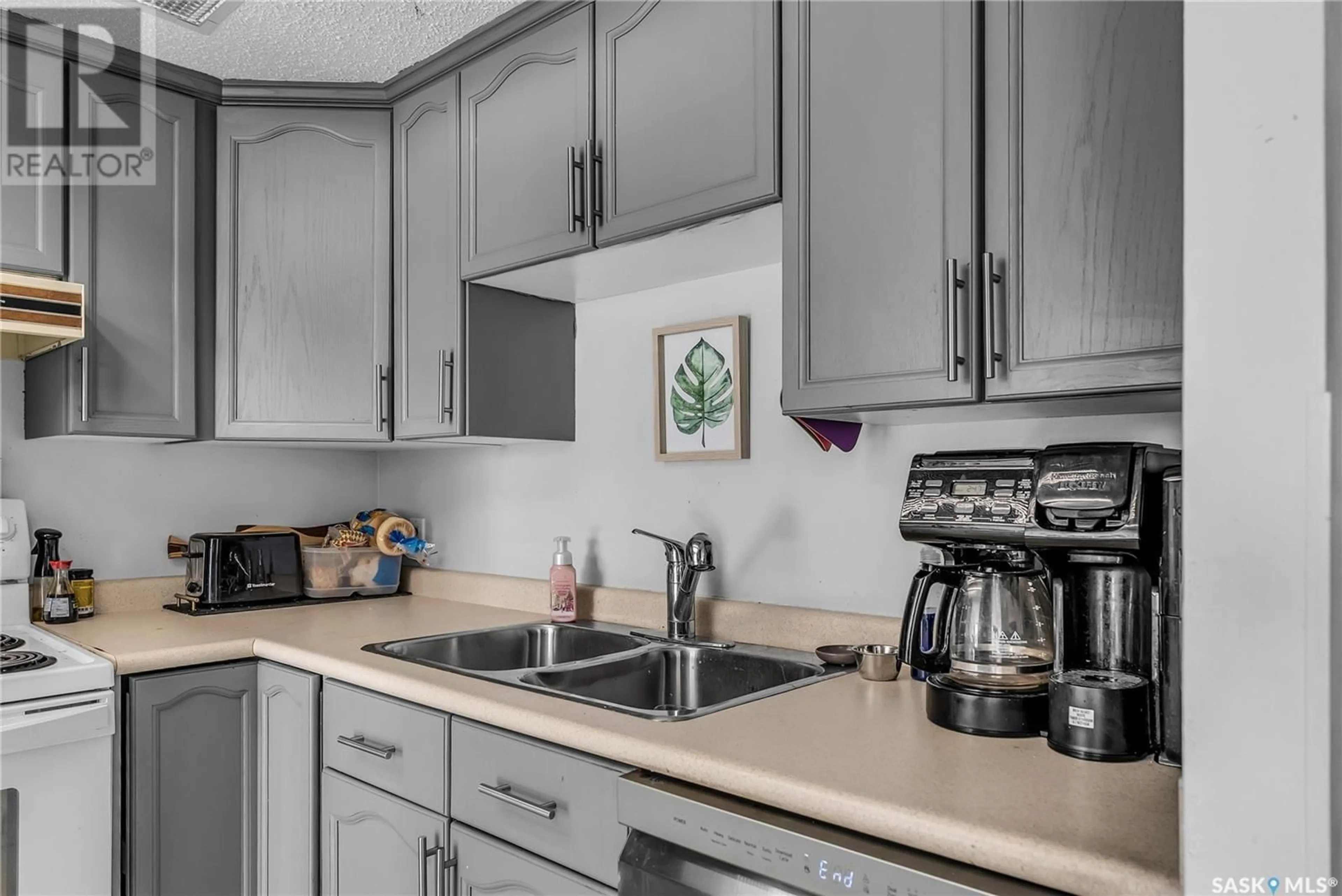 Standard kitchen, unknown for N - 1402 315 5TH AVENUE, Saskatoon Saskatchewan S7K5Z8