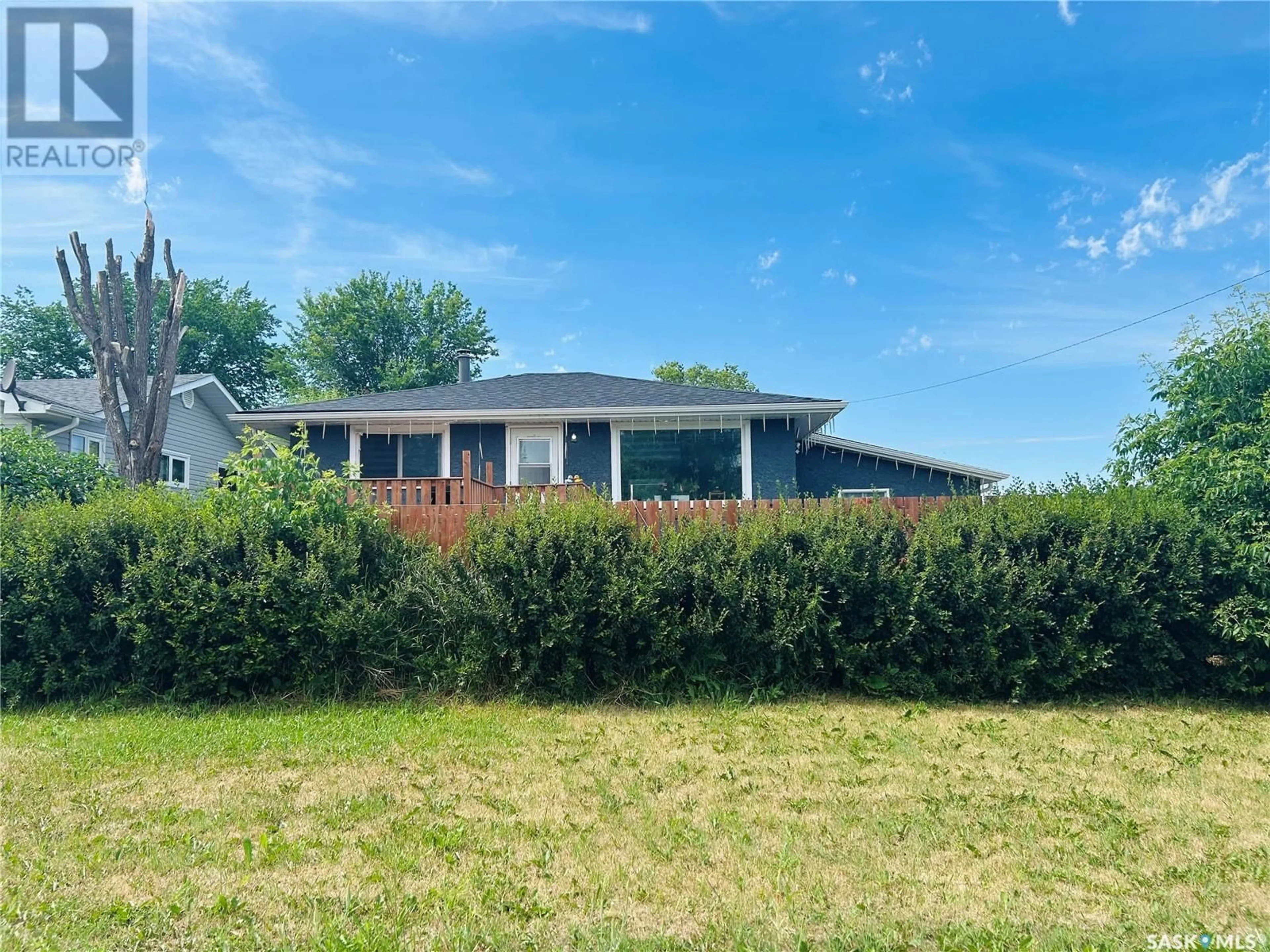 A pic from outside/outdoor area/front of a property/back of a property/a pic from drone, unknown for 604 MCNAUGHTON STREET, Moosomin Saskatchewan S0G3N0