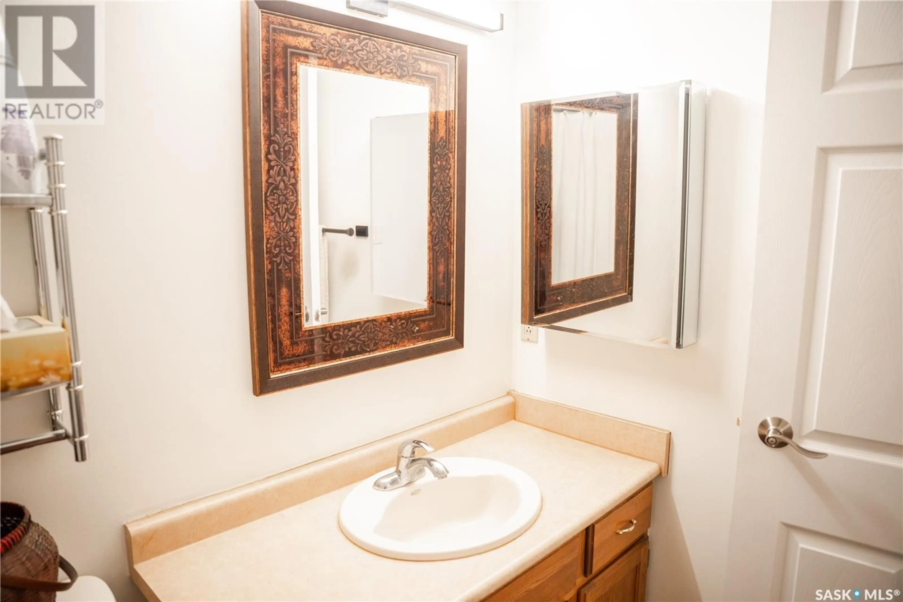 Standard bathroom, unknown for 103 - 2237 MCINTYRE STREET, Regina Saskatchewan S4P2S1