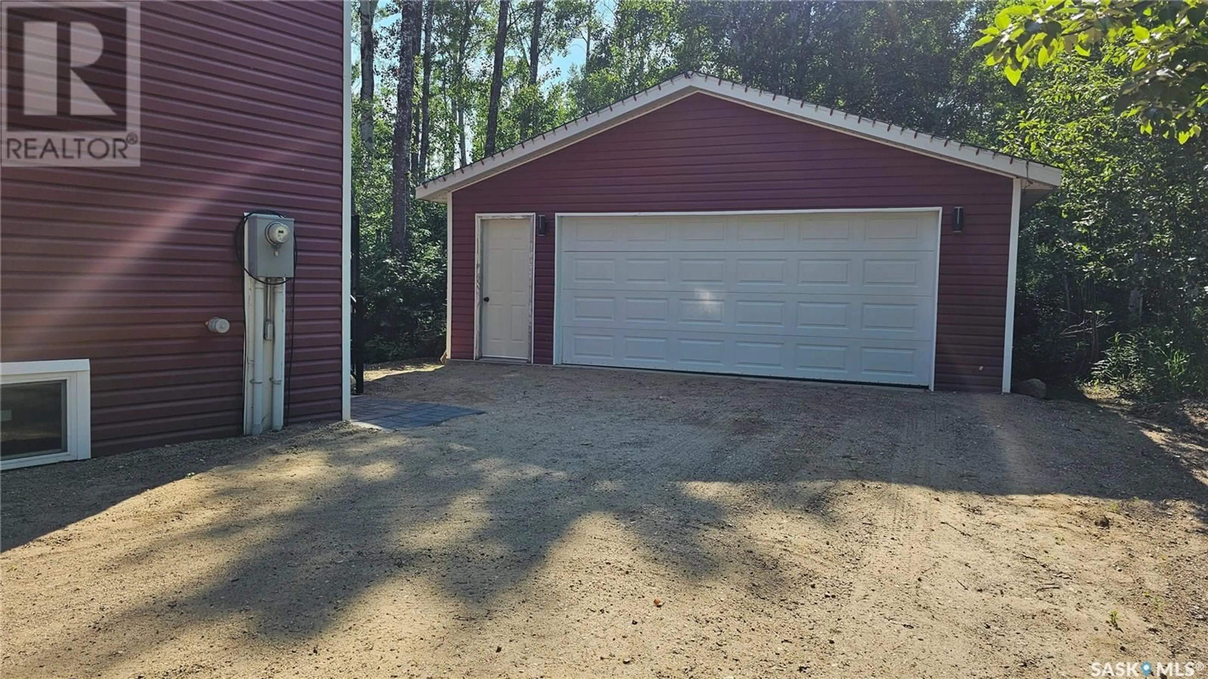 Indoor garage for 116 WHITE BIRCH DRIVE, Three Lakes Rm No. 400 Saskatchewan S0K2X0