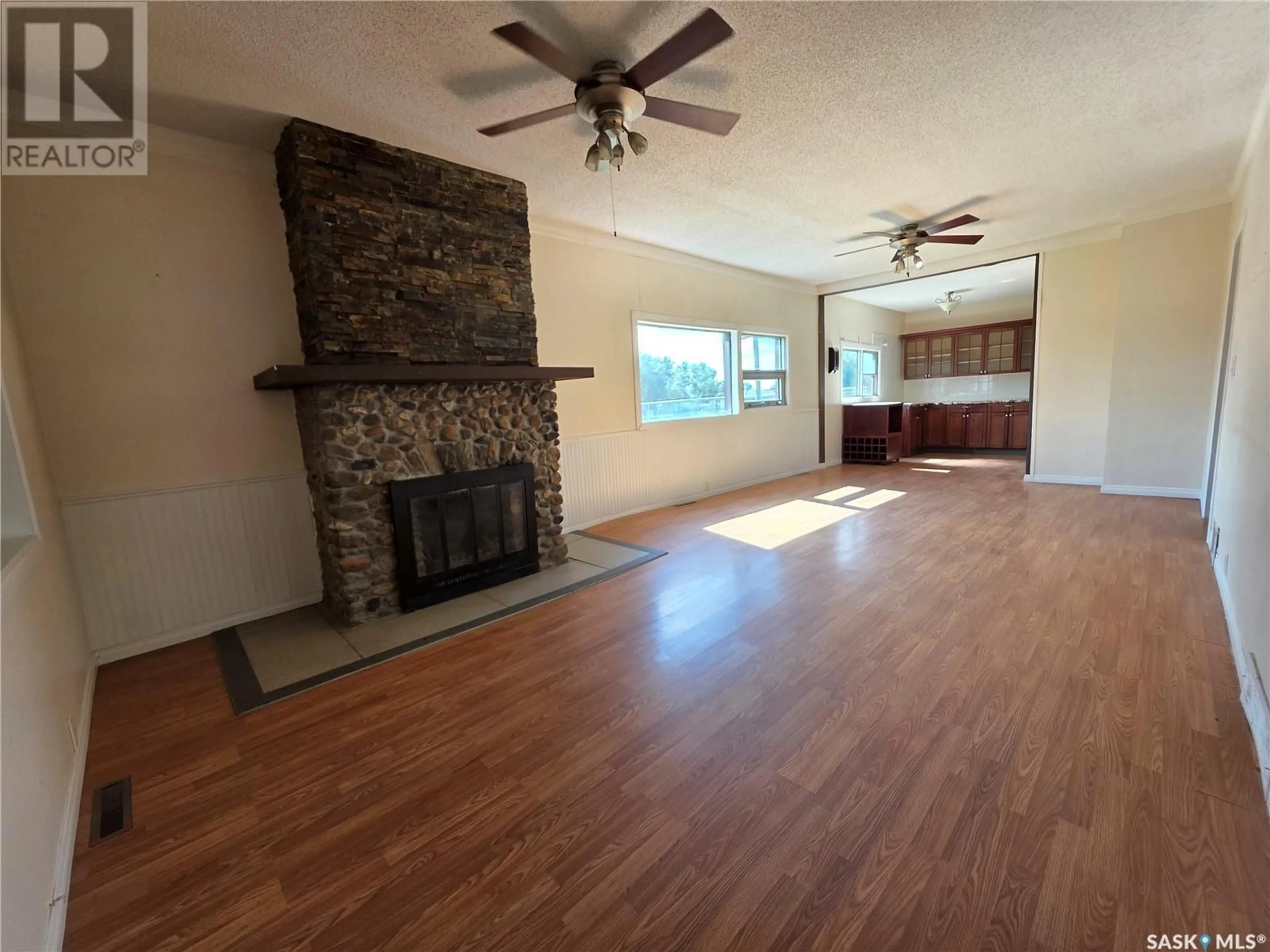 A pic of a room for 307 CENTRE STREET, Cabri Saskatchewan S0N0J0