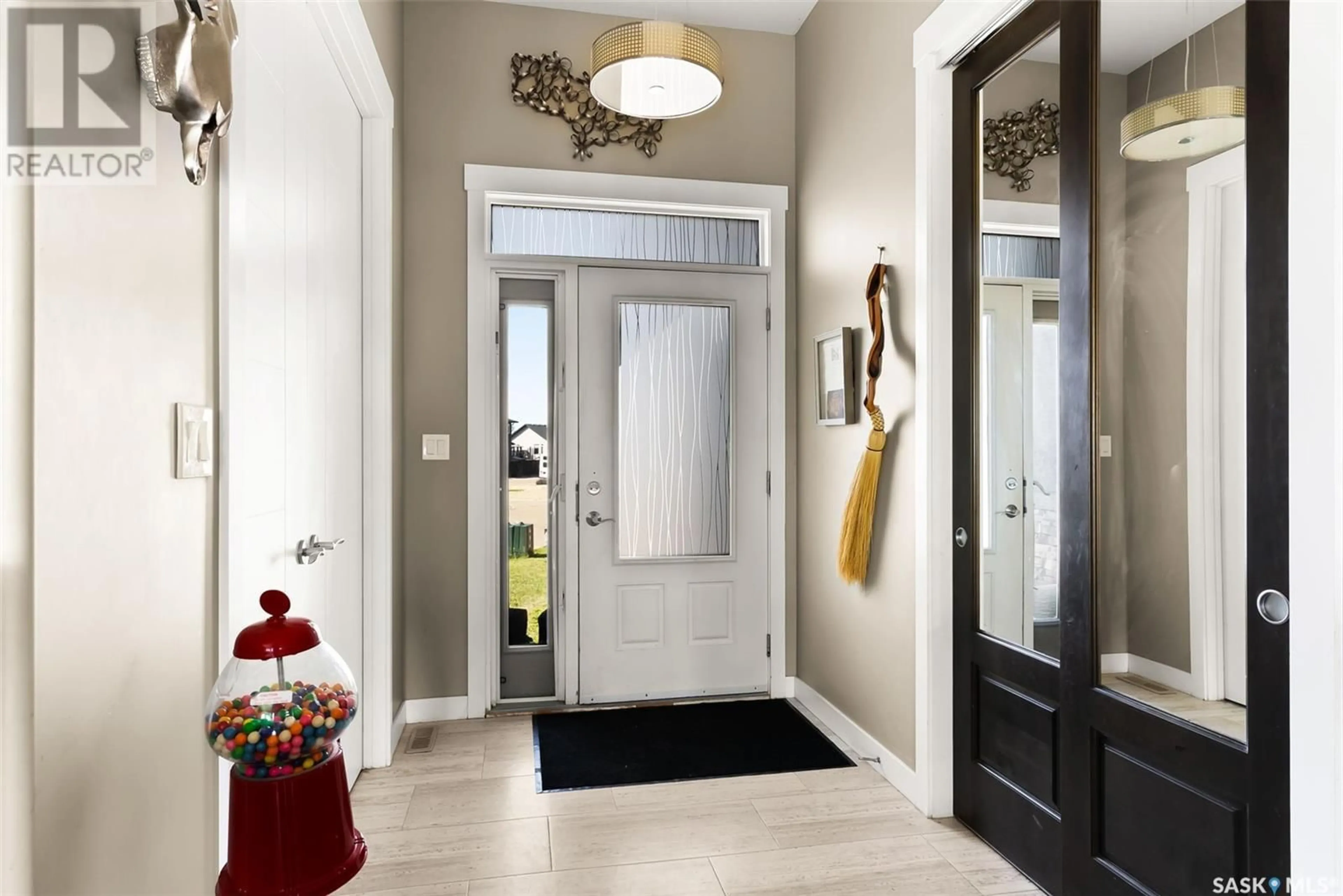 Indoor entryway for 312 PLAINS COURT, Pilot Butte Saskatchewan S0G3Z0