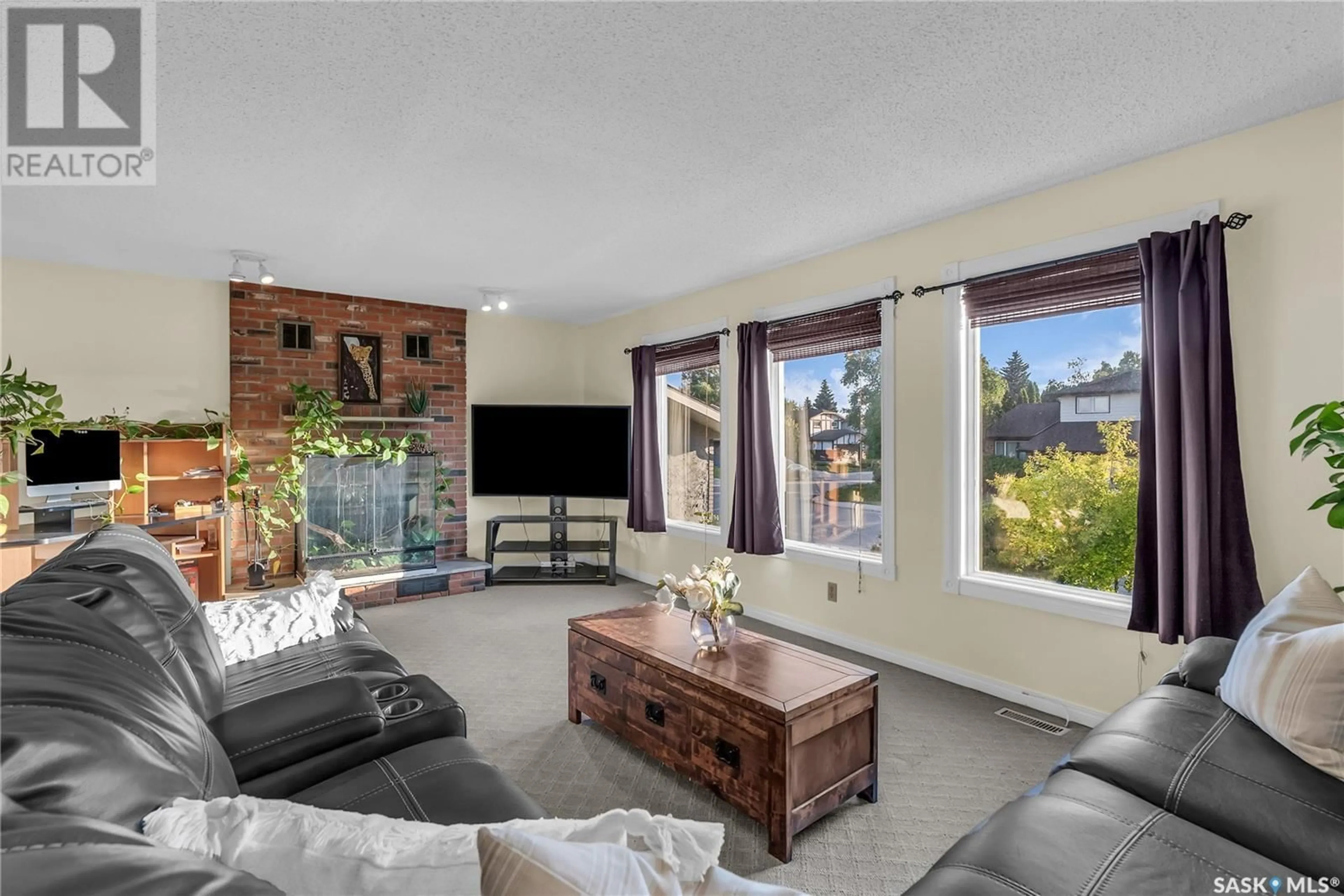 Living room with furniture, unknown for 506 PERREAULT WAY, Saskatoon Saskatchewan S7K6B8
