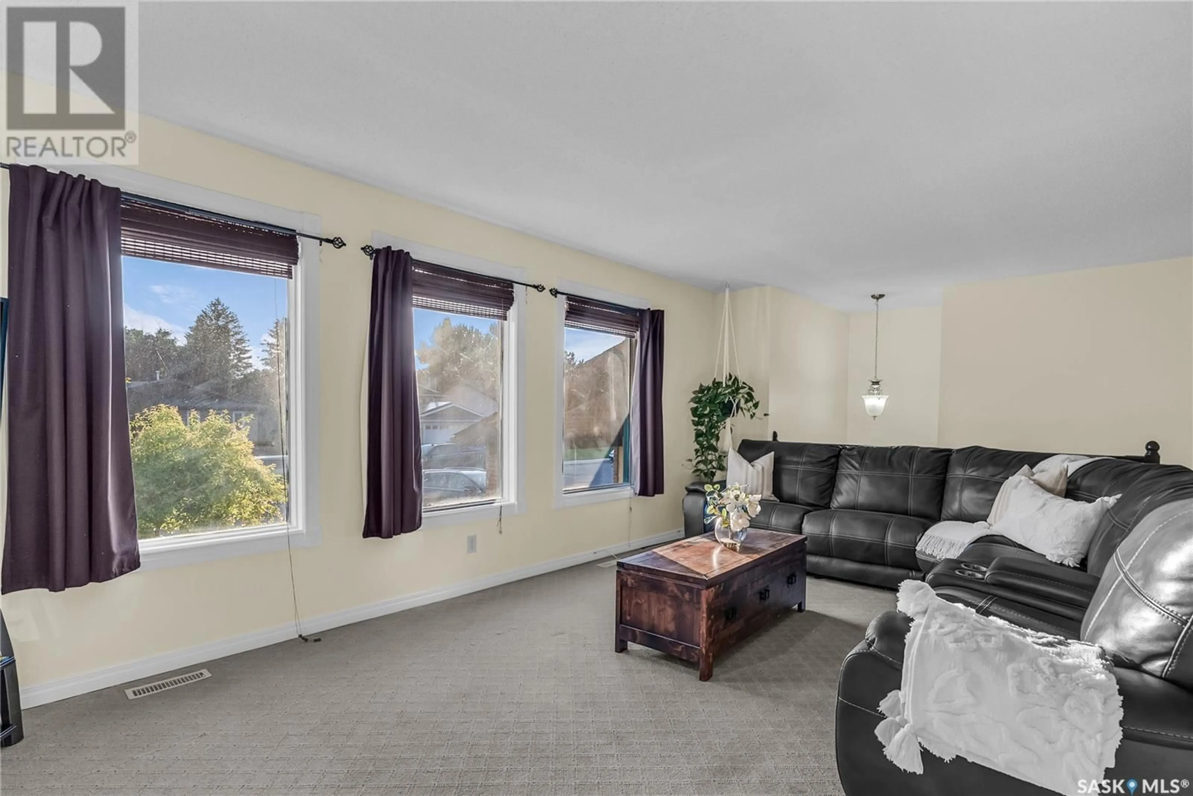 Living room with furniture, unknown for 506 PERREAULT WAY, Saskatoon Saskatchewan S7K6B8