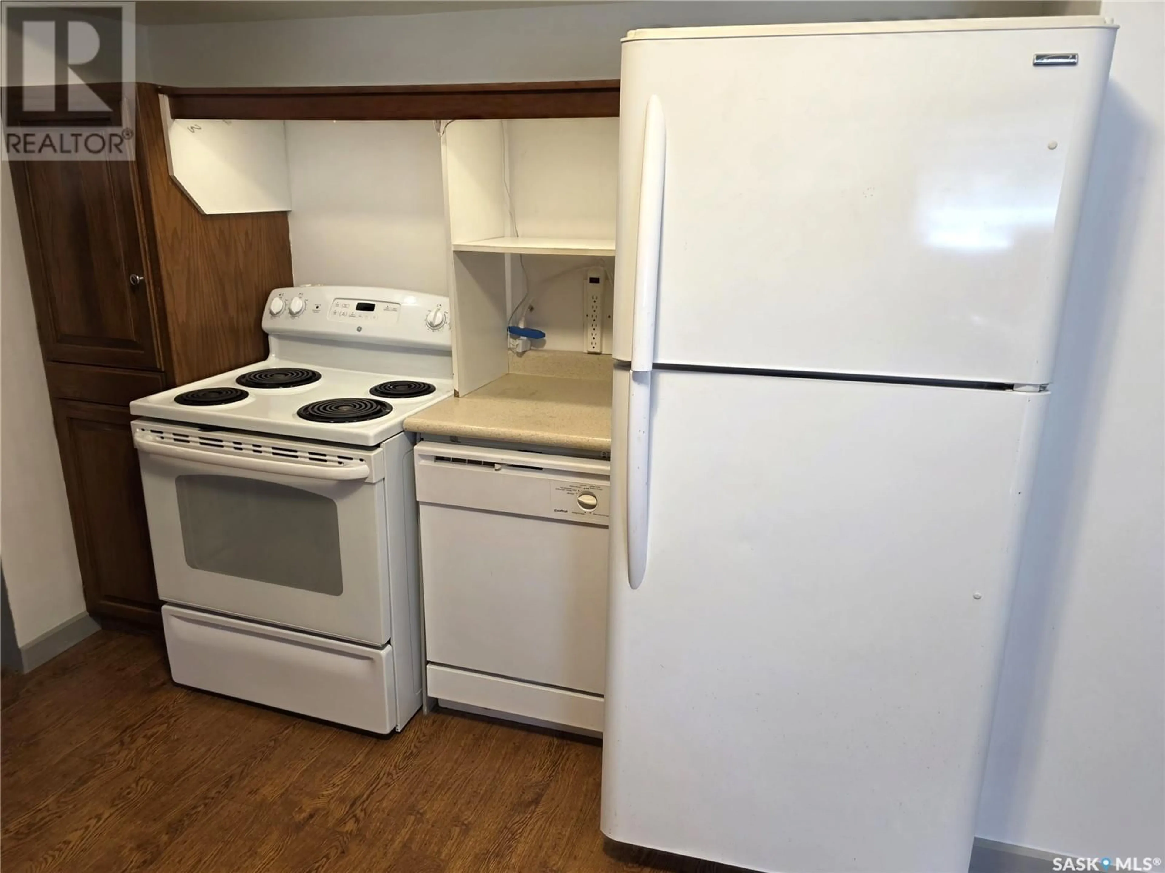 Standard kitchen, unknown for 307 SASKATCHEWAN AVENUE, Strongfield Saskatchewan S0H3Z0