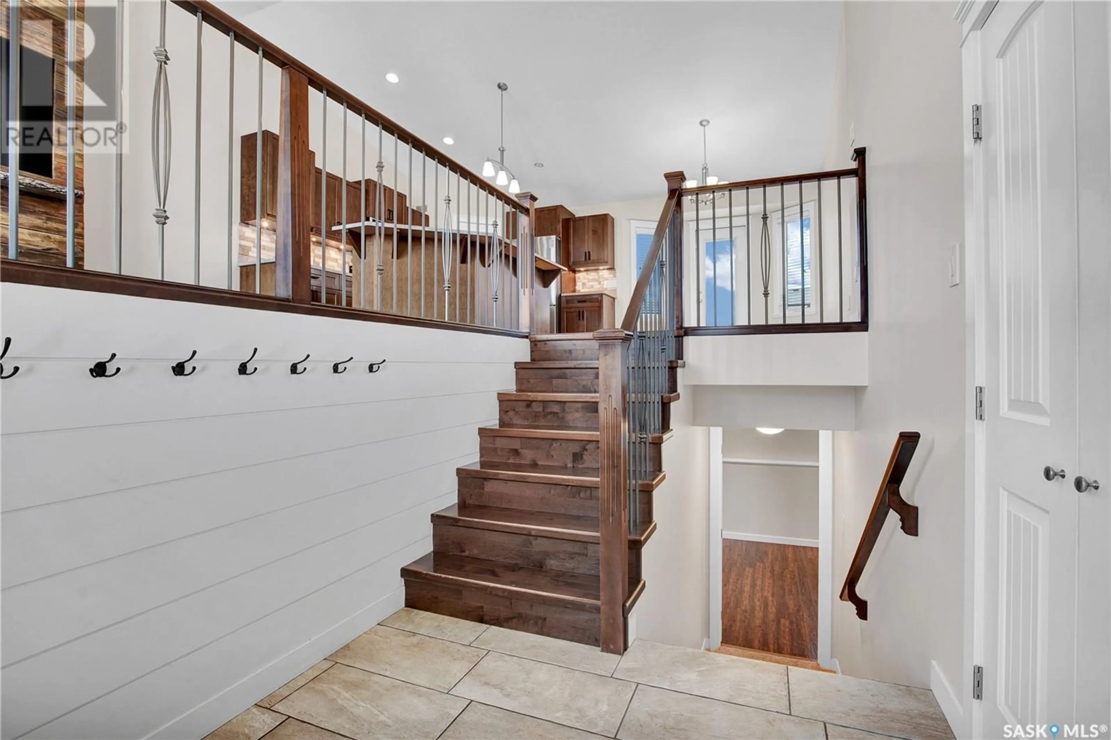 Stairs for 315 AUGUSTA BOULEVARD, Warman Saskatchewan S0K4S1