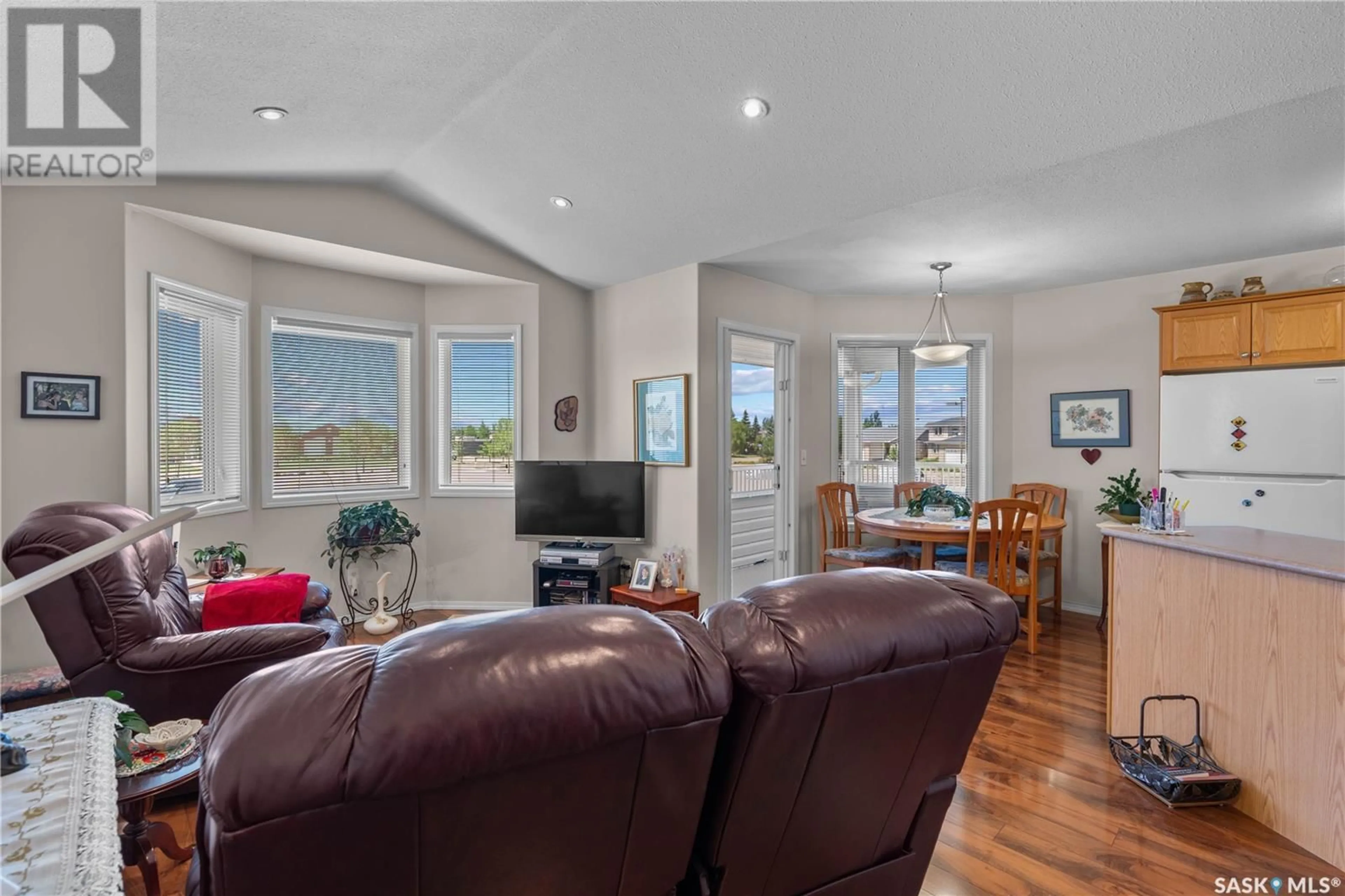 Living room with furniture, unknown for 4040 BUCKINGHAM DRIVE, Regina Saskatchewan S4V3A9
