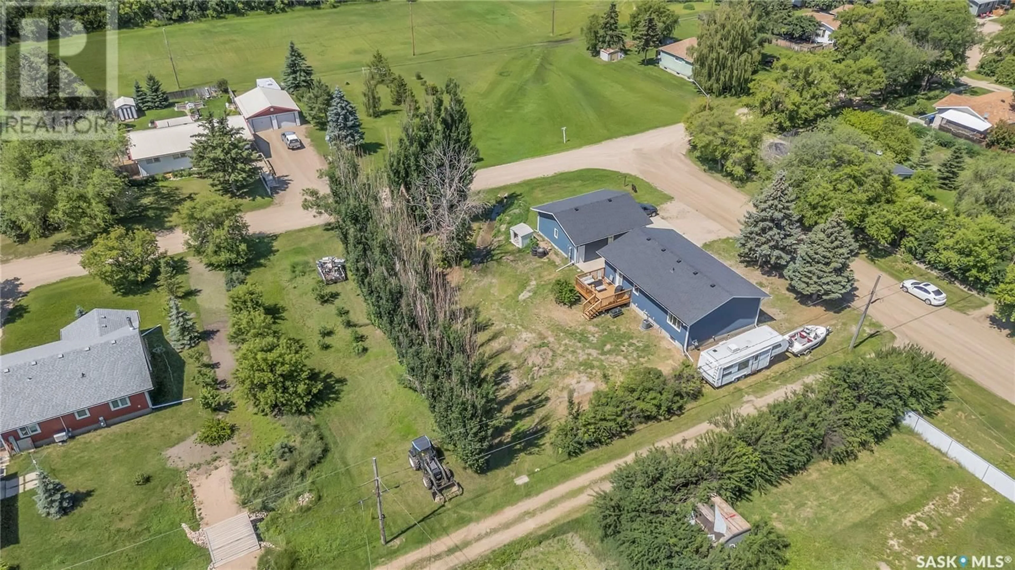 A pic from outside/outdoor area/front of a property/back of a property/a pic from drone, unknown for 402 ALEXANDER STREET, Radisson Saskatchewan S0K3L0