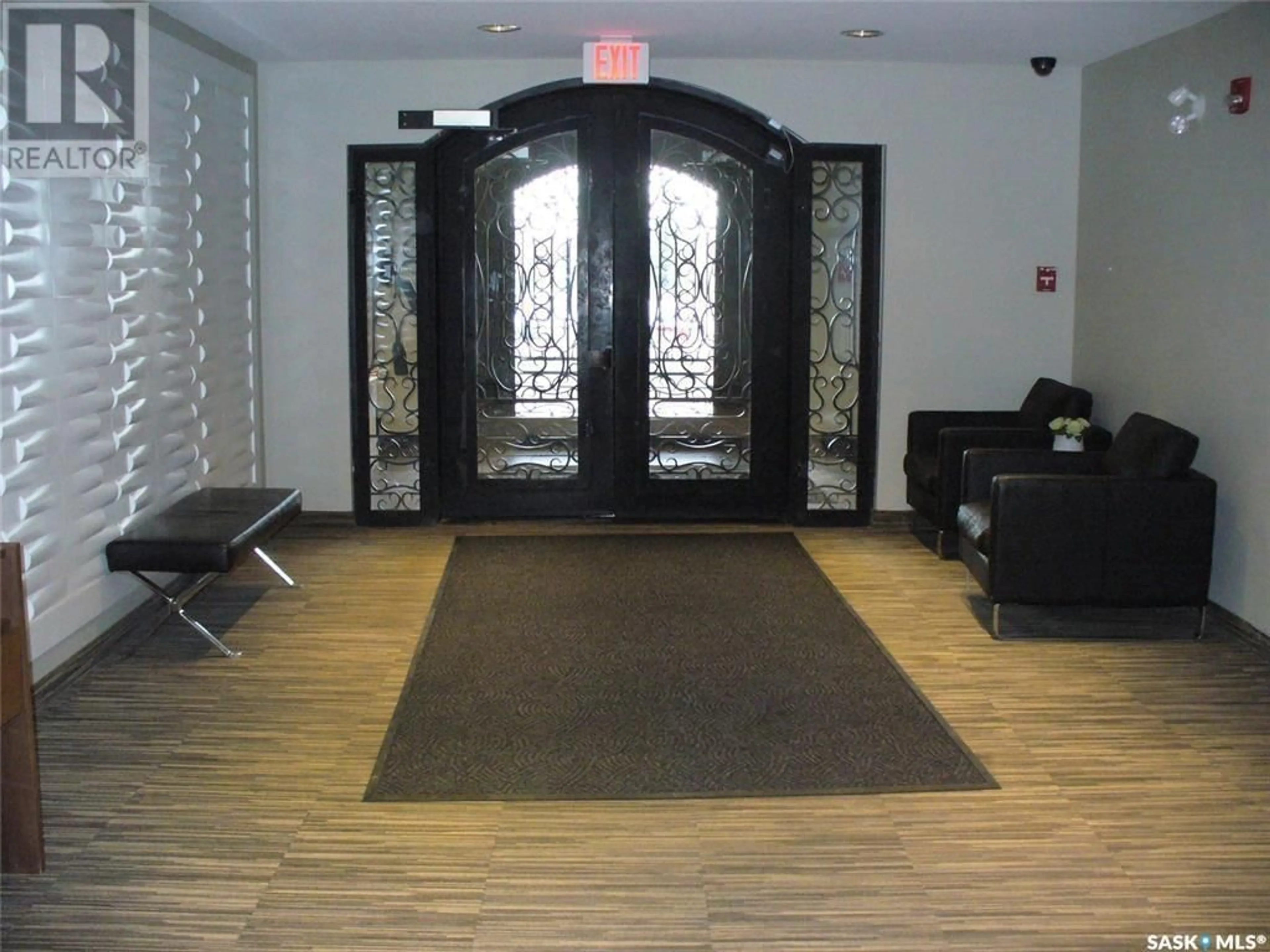 Indoor foyer for 220 - 1610 DAKOTA DRIVE, Regina Saskatchewan S4Z0A5