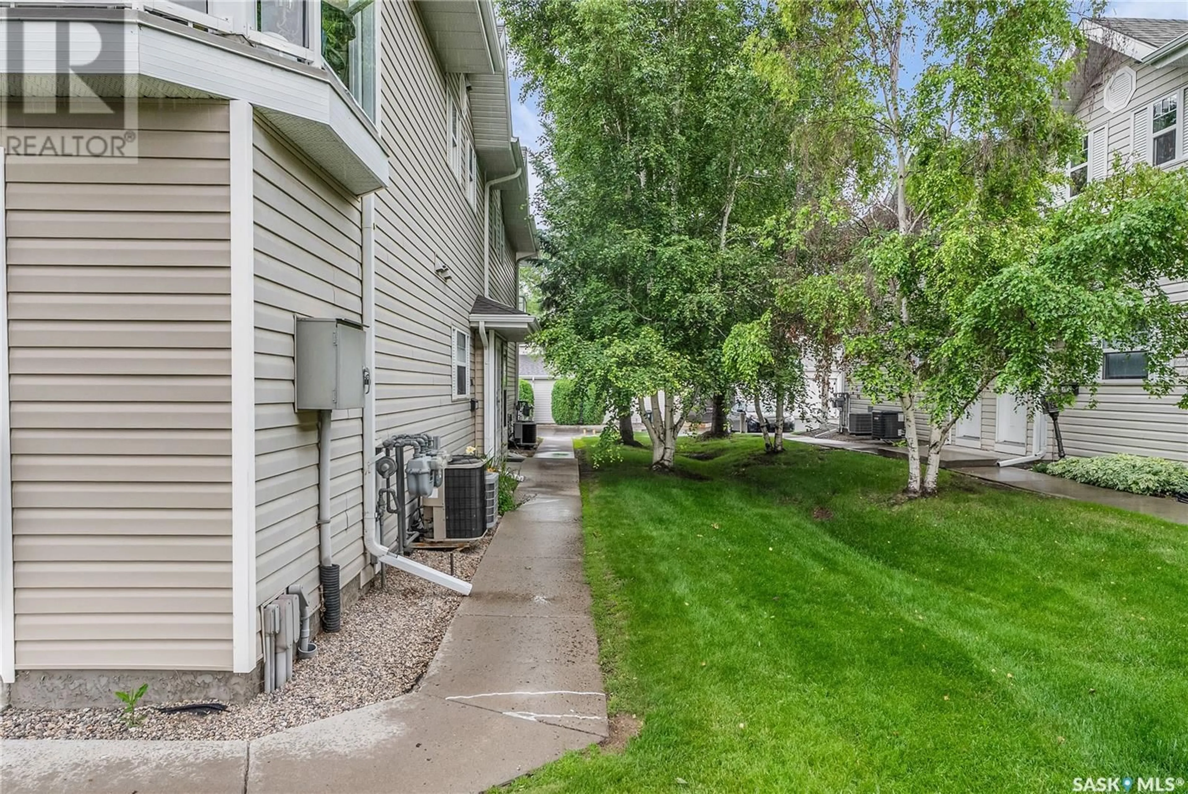 Patio, street for 103A 141 105TH STREET, Saskatoon Saskatchewan S7N1N3