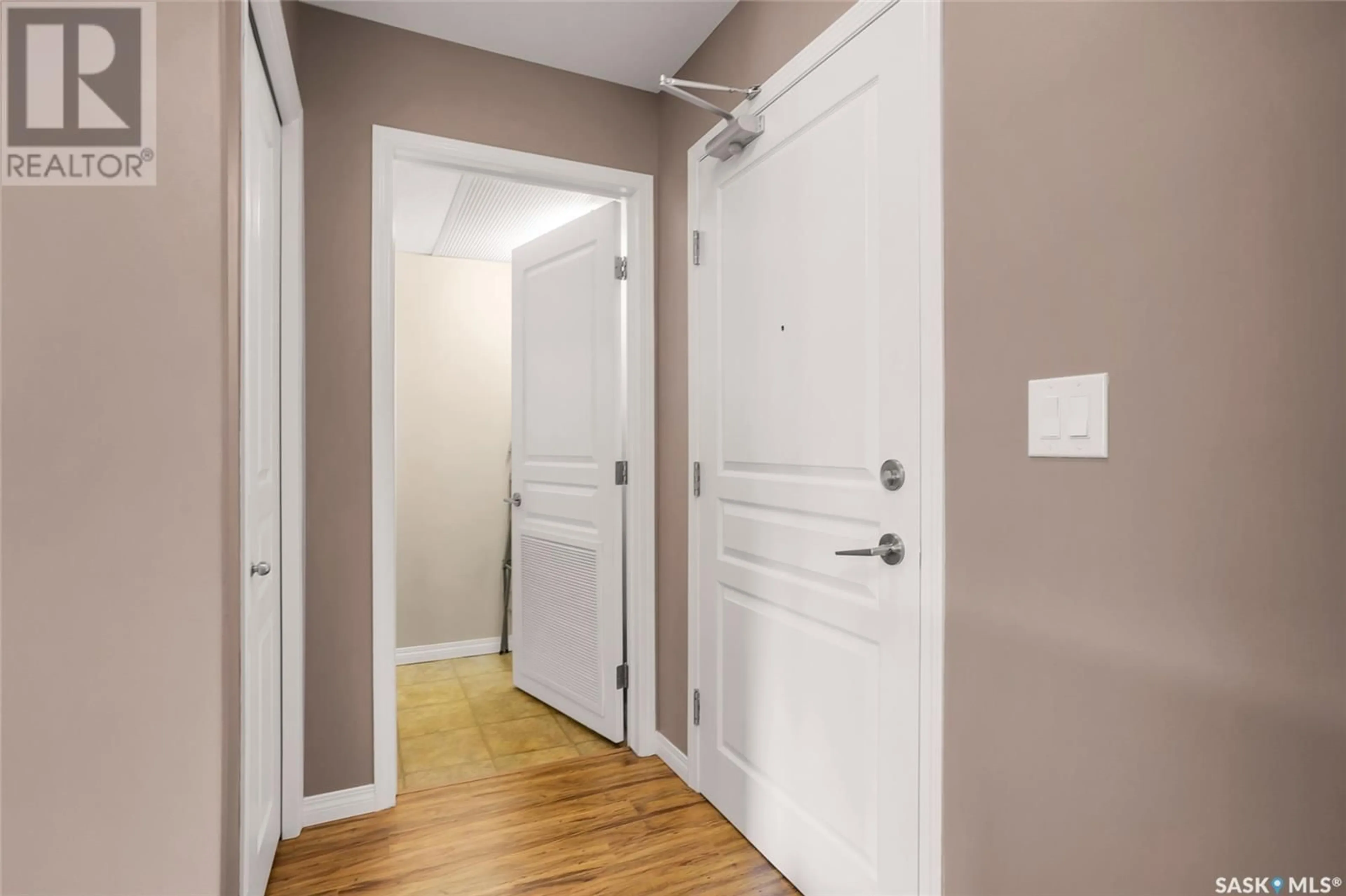 Indoor entryway for 6107 112 WILLIS CRESCENT, Saskatoon Saskatchewan S7T0N3