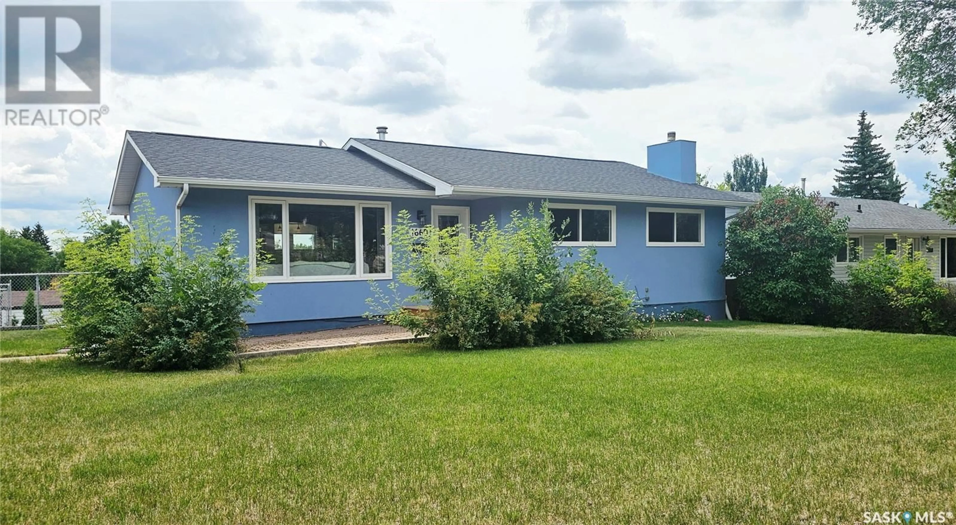 Home with vinyl exterior material, unknown for E - 1660 BELL STREET, Swift Current Saskatchewan S9H1S7