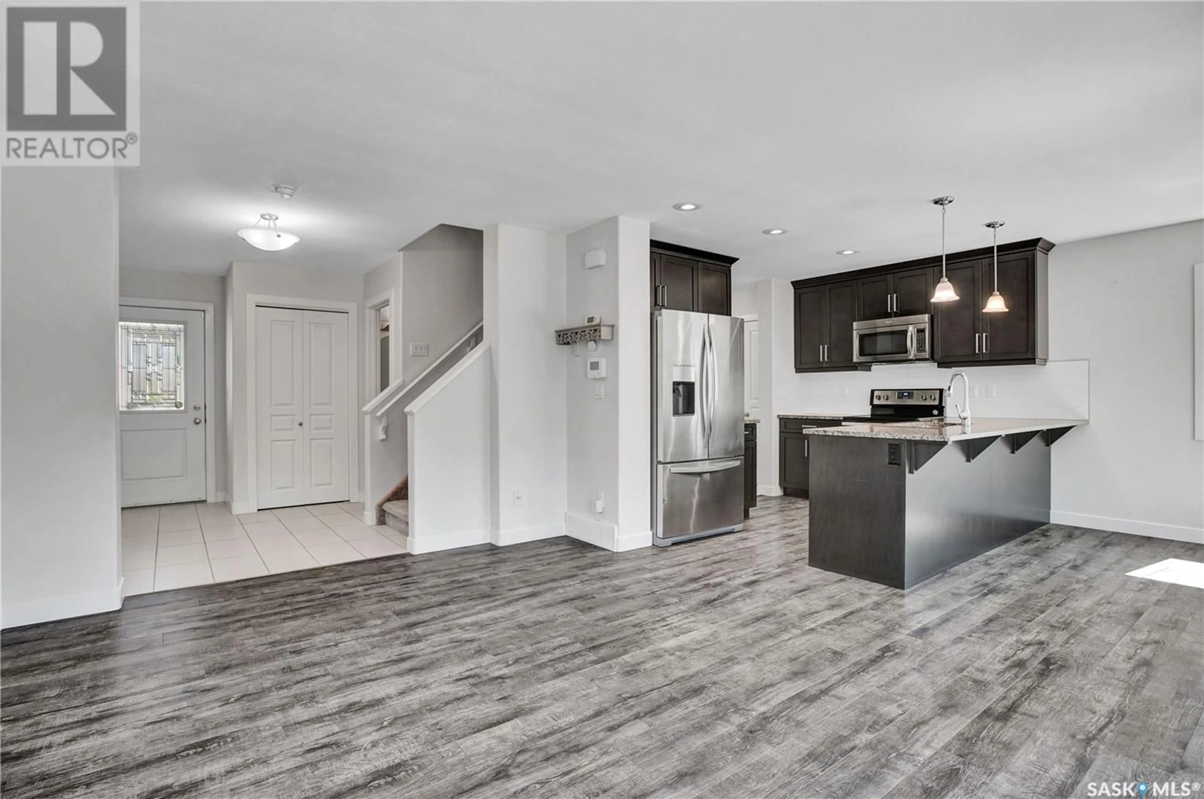 Open concept kitchen, unknown for 222 LEWIN CRESCENT, Saskatoon Saskatchewan S7T0T3