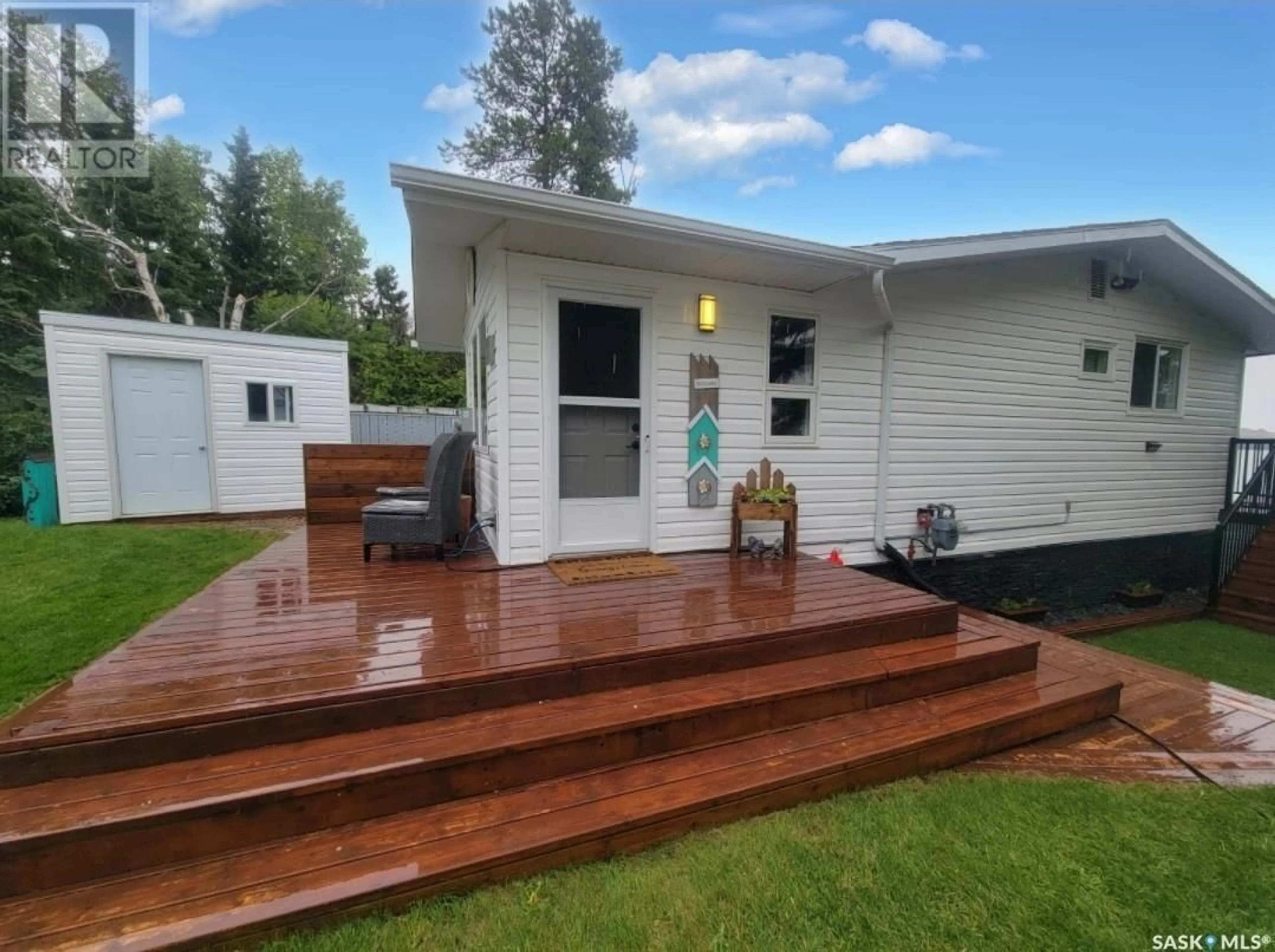 Home with vinyl exterior material, street for LAKESHORE DRIVE, Eye Hill Rm No. 382 Saskatchewan S0L2C0