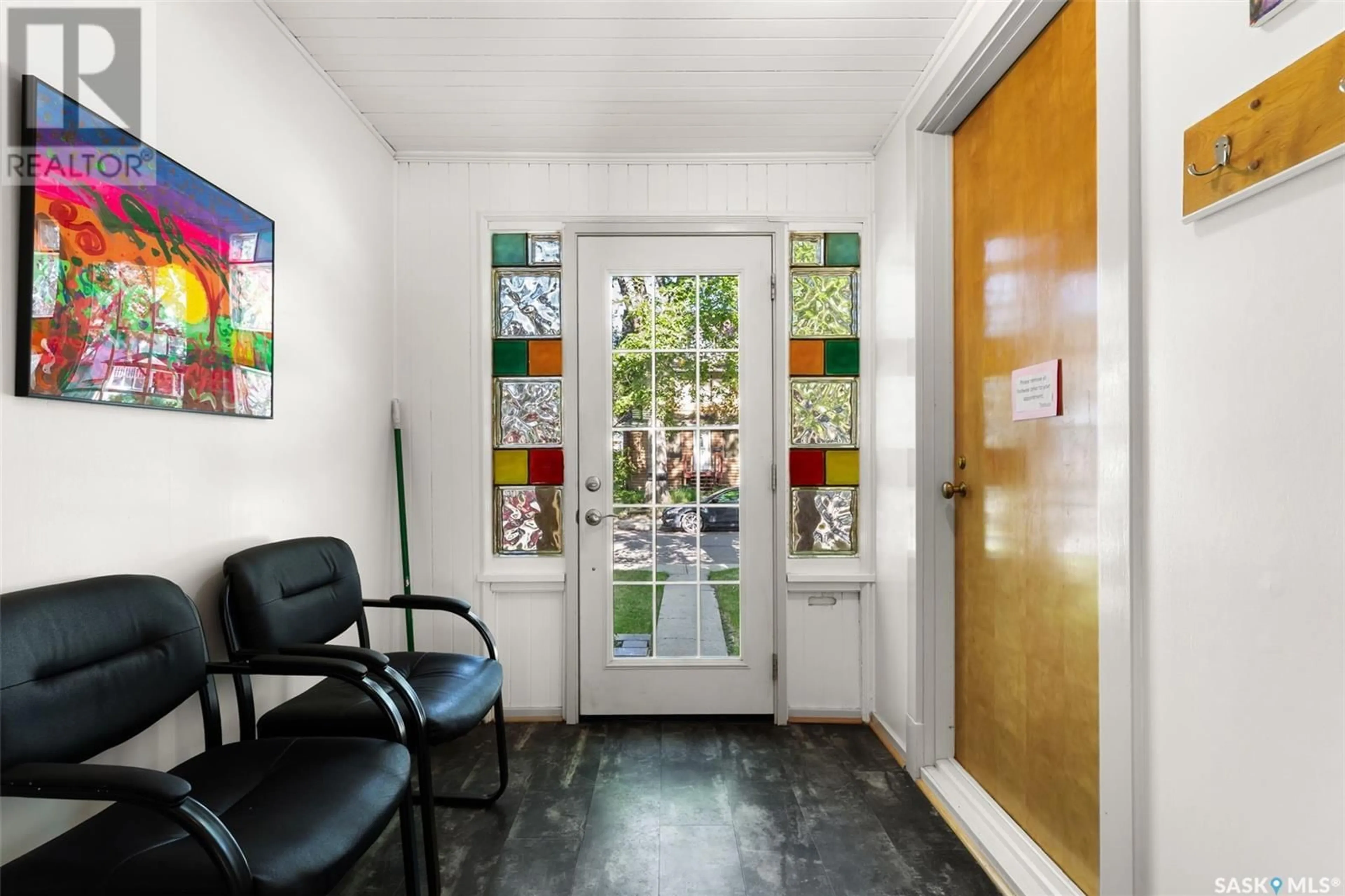 Indoor entryway for 2034 MONTAGUE STREET, Regina Saskatchewan S4T3J7