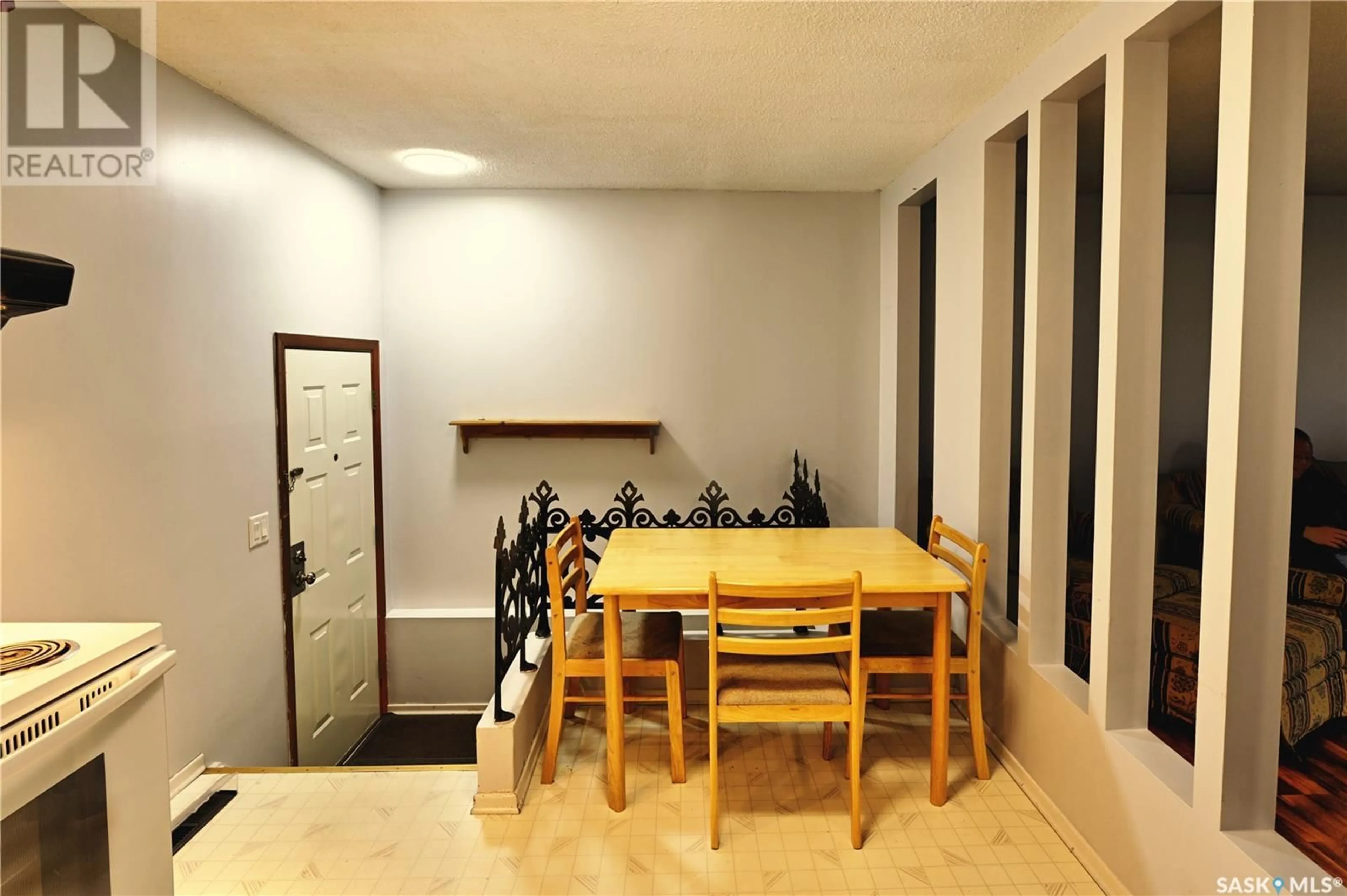 Dining room, unknown for 59 BYERS CRESCENT, Saskatoon Saskatchewan S7L4H1