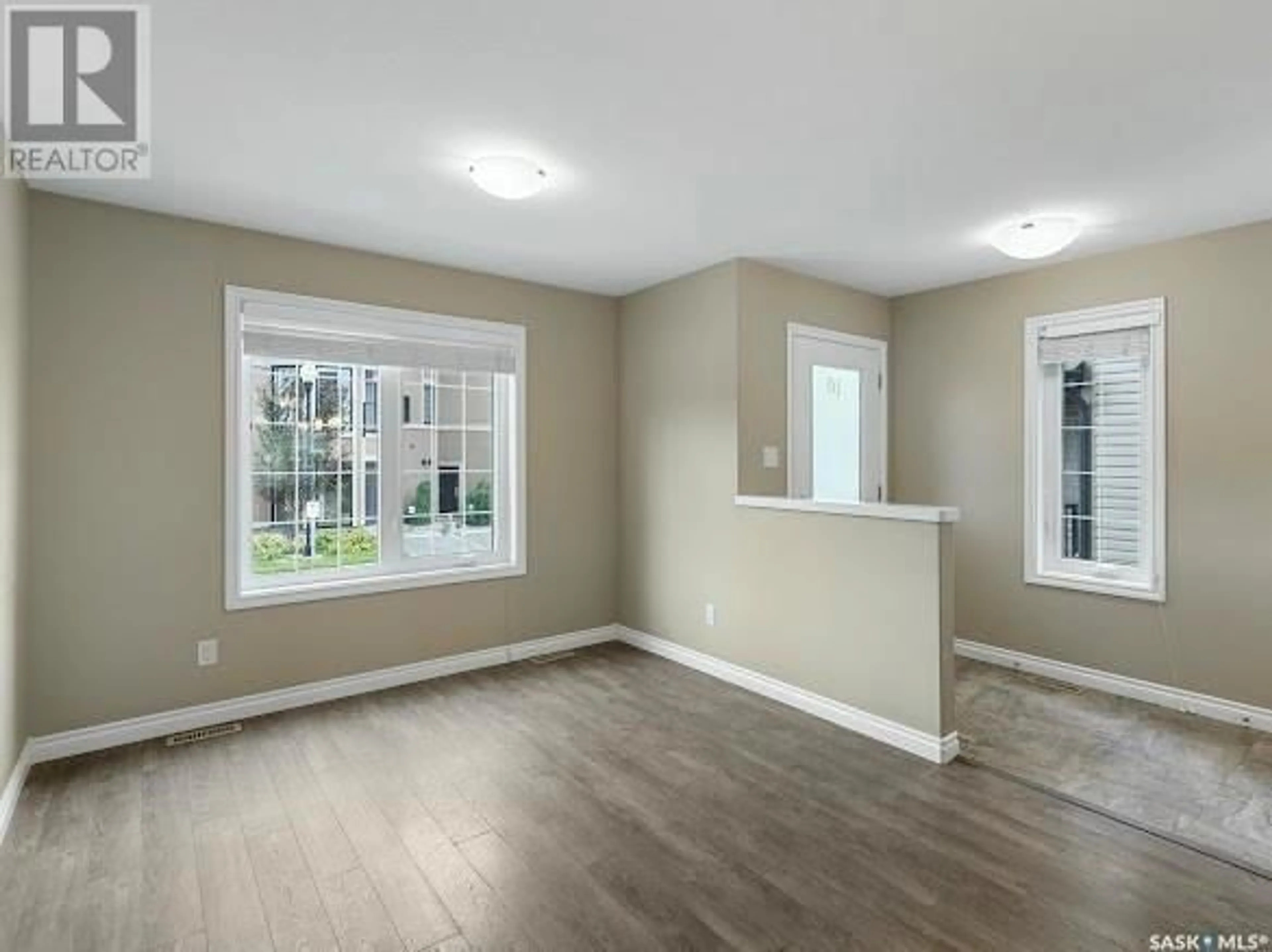 Unknown for 10 - 4801 TRINITY LANE, Regina Saskatchewan S4W0E2