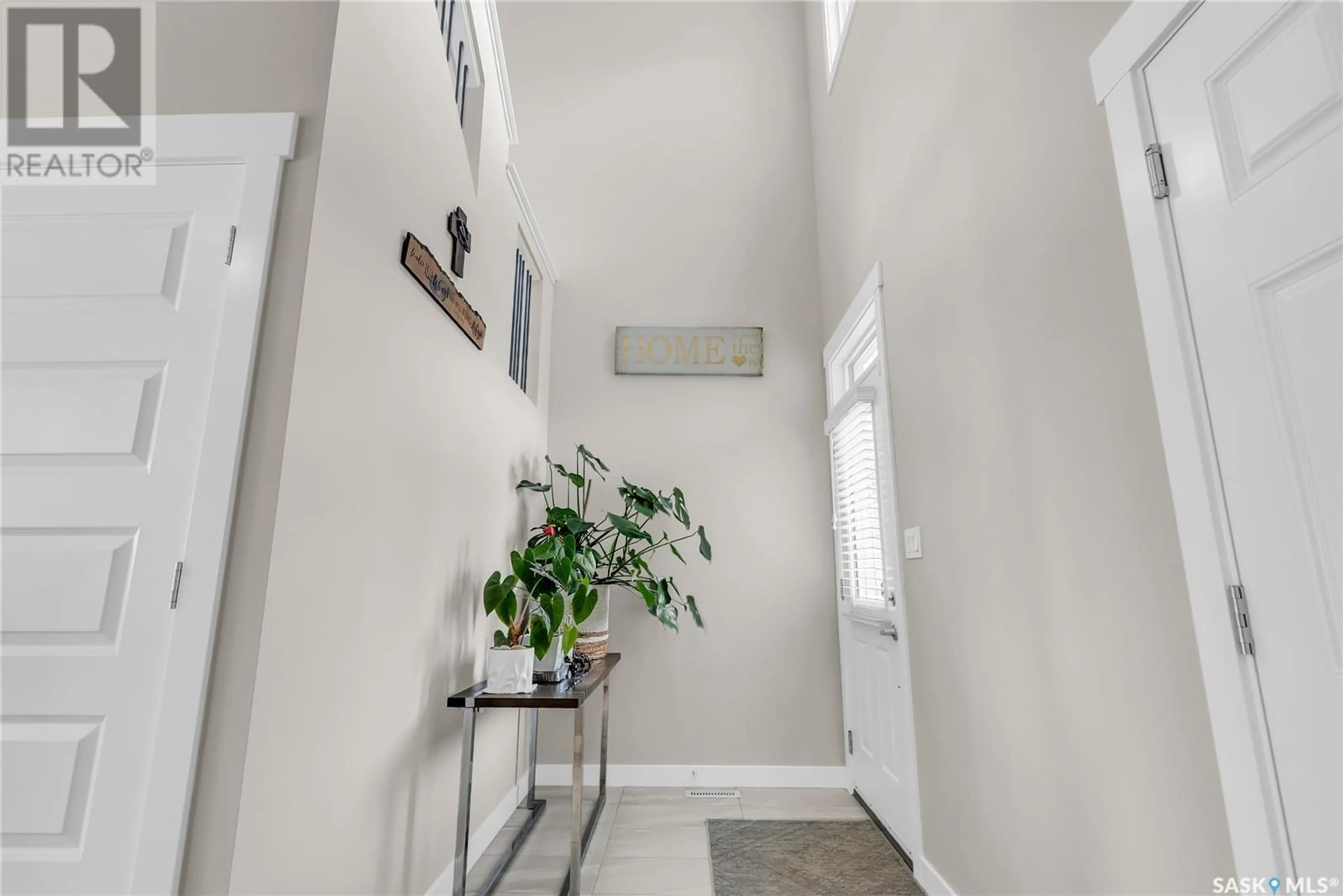 Indoor entryway for 434 SECORD WAY, Saskatoon Saskatchewan S7V0M1
