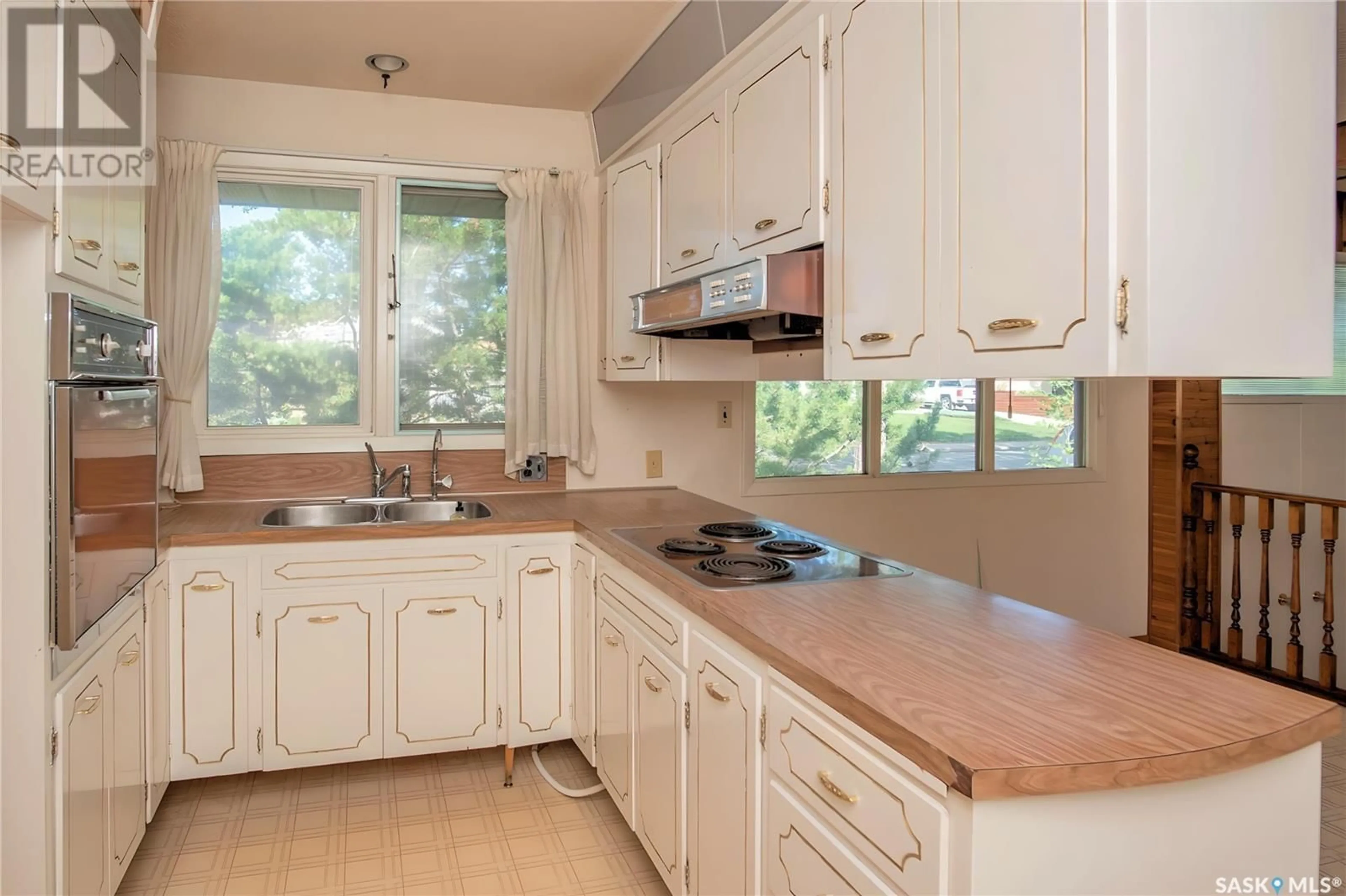 Standard kitchen, unknown for 3411 WASCANA STREET, Regina Saskatchewan S4S2H2