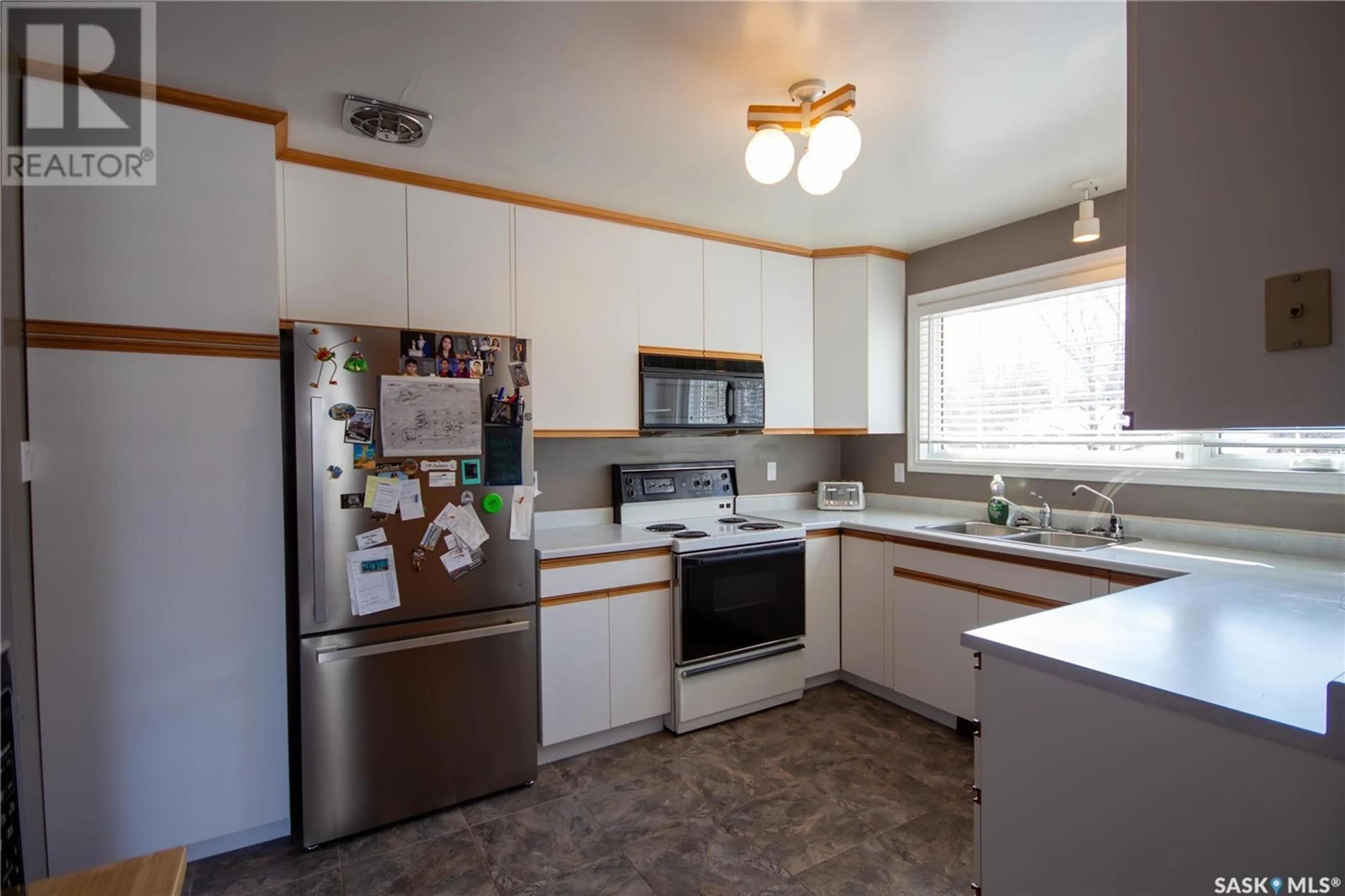 Standard kitchen, unknown for 8920 17TH AVENUE, North Battleford Saskatchewan S9A2T9