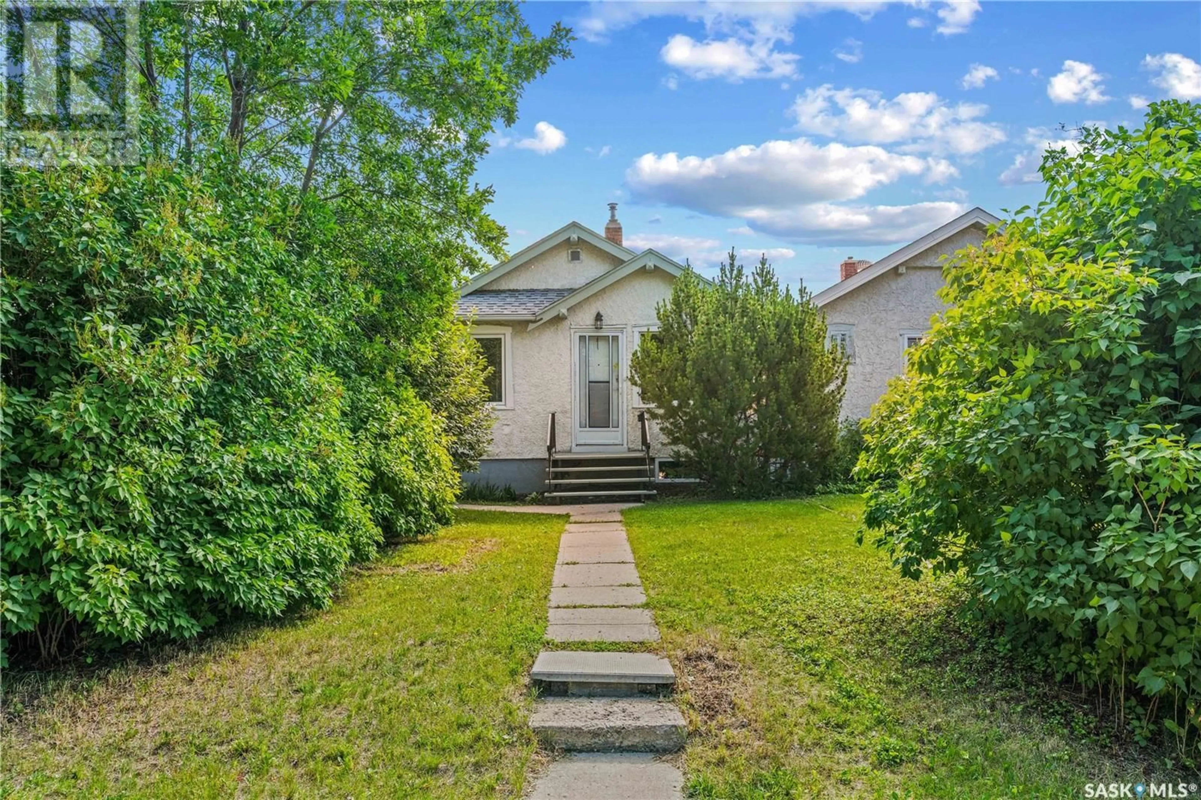 A pic from outside/outdoor area/front of a property/back of a property/a pic from drone, street for 2467 BRODER STREET, Regina Saskatchewan S4N3T1