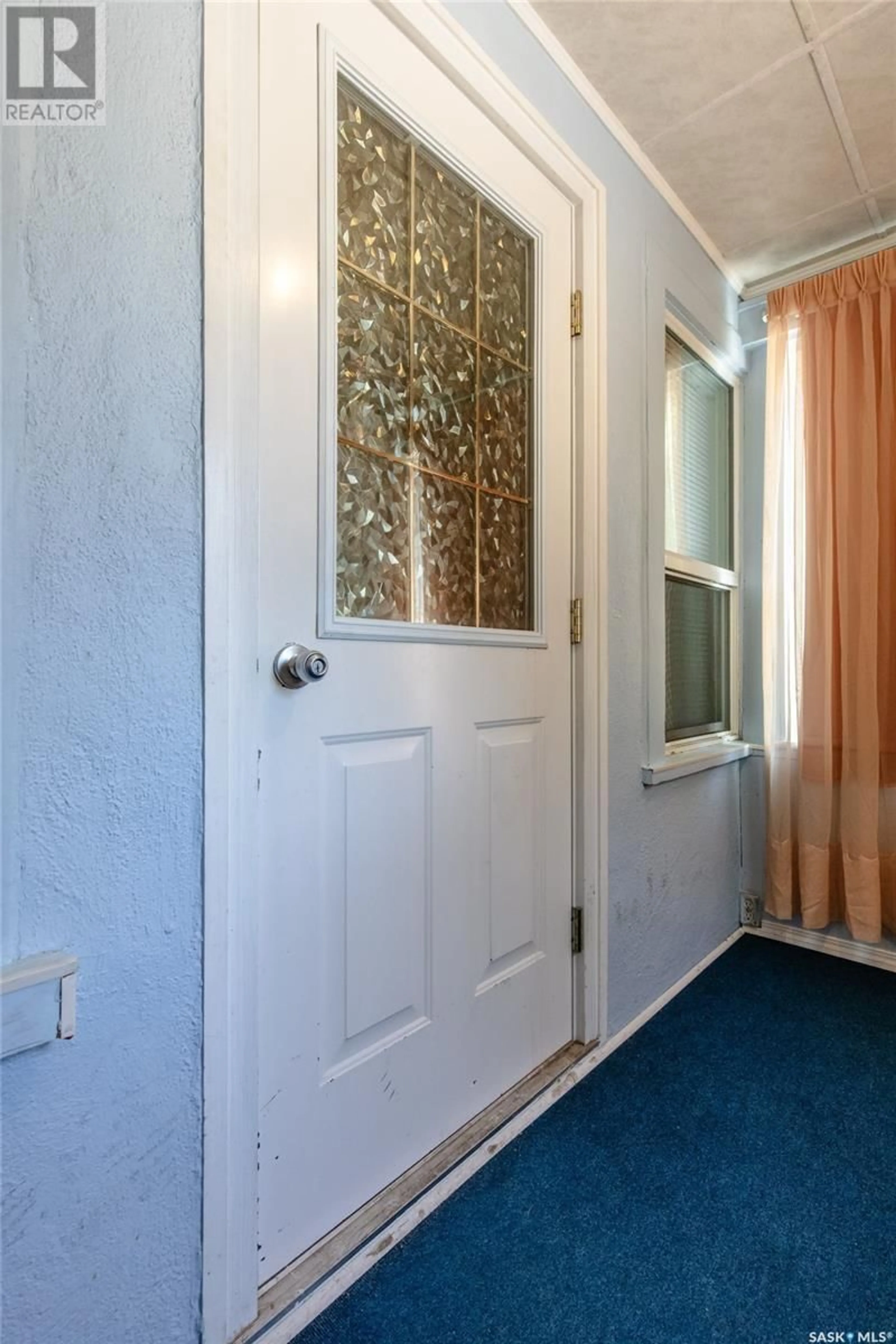 Indoor entryway for 1315 6TH AVENUE, Moose Jaw Saskatchewan S6H4A9