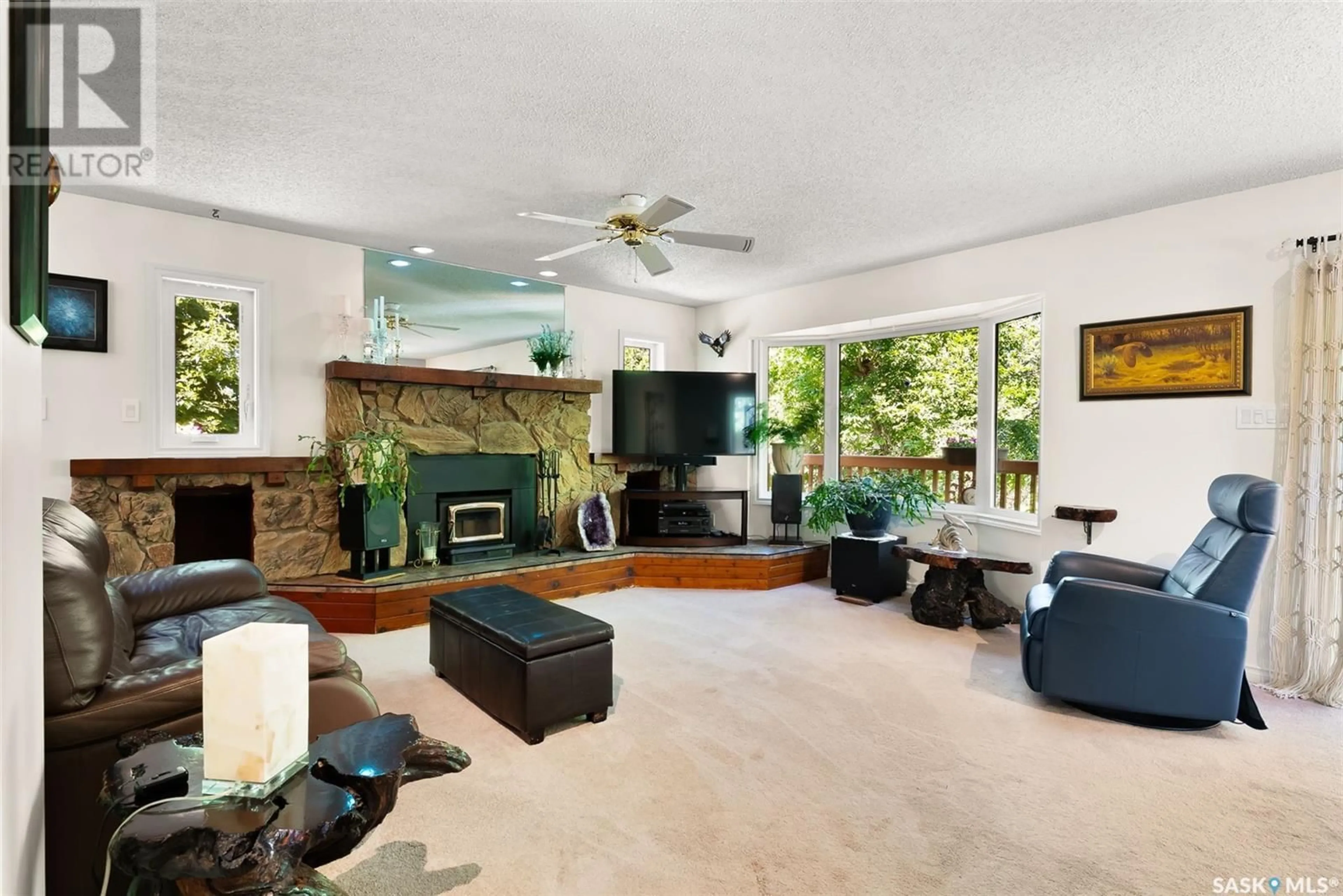 Living room with furniture, unknown for 518 9TH STREET, Regina Beach Saskatchewan S0G4C0