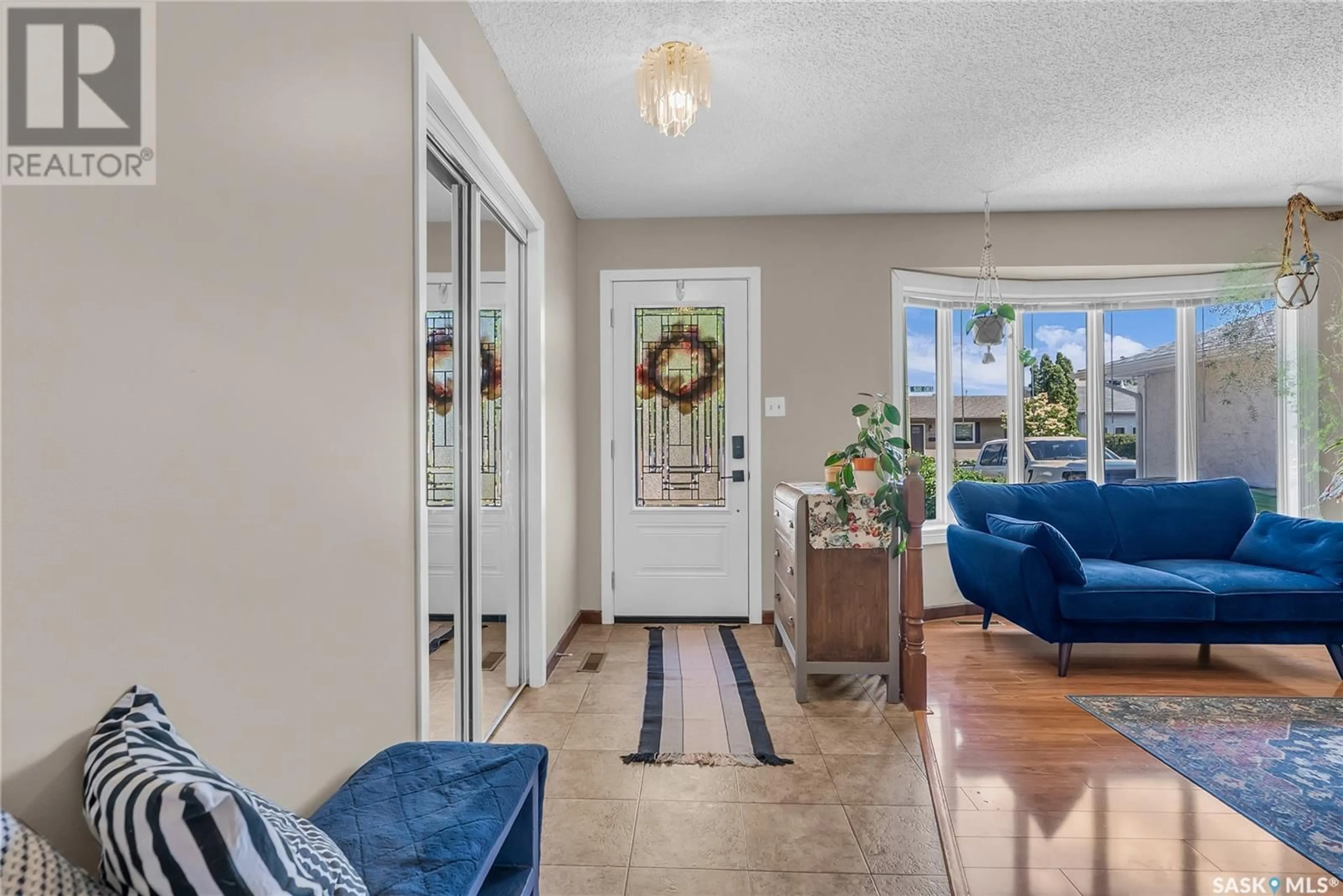 Indoor entryway for 502 BRIGHTSAND CRESCENT, Saskatoon Saskatchewan S7J4Y3