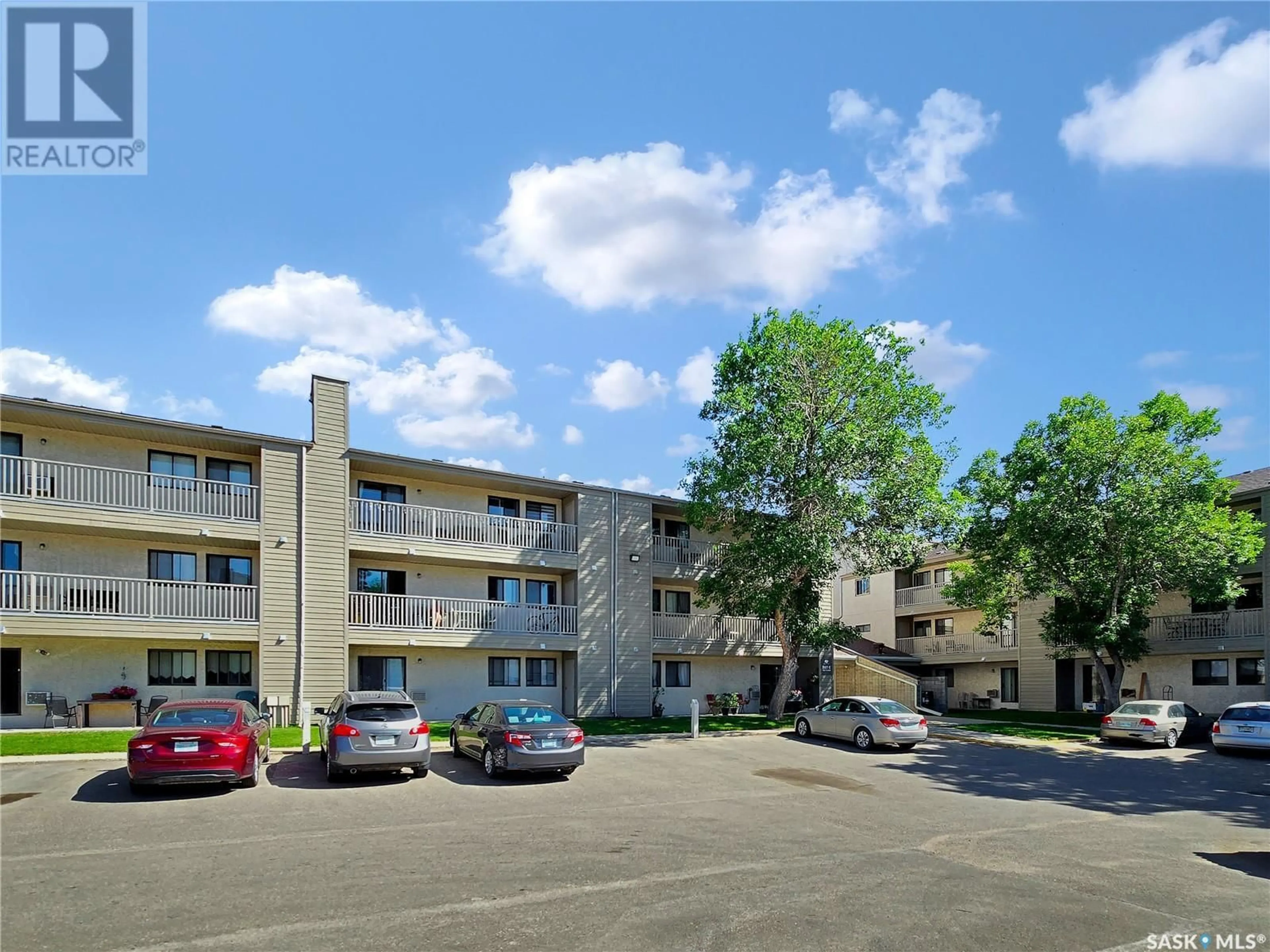 Patio, building for 207 - 306 TAIT PLACE, Saskatoon Saskatchewan S7H5L8