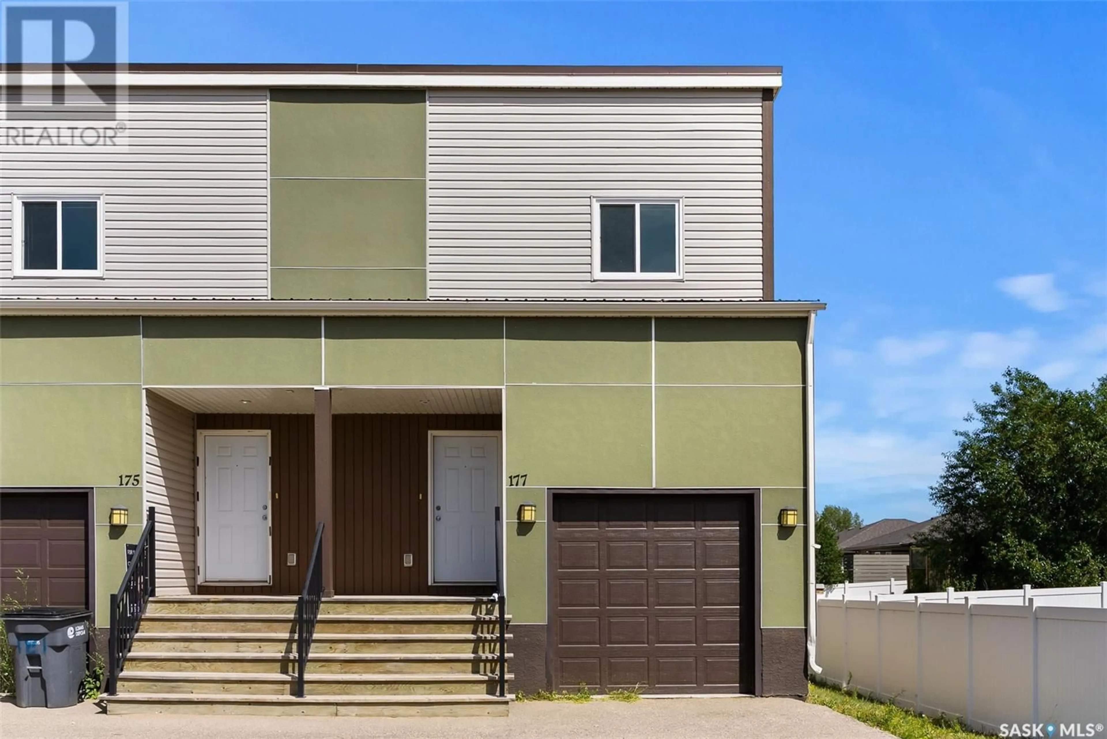 Home with vinyl exterior material, street for 177 CHATEAU CRESCENT, Pilot Butte Saskatchewan S0G3Z0