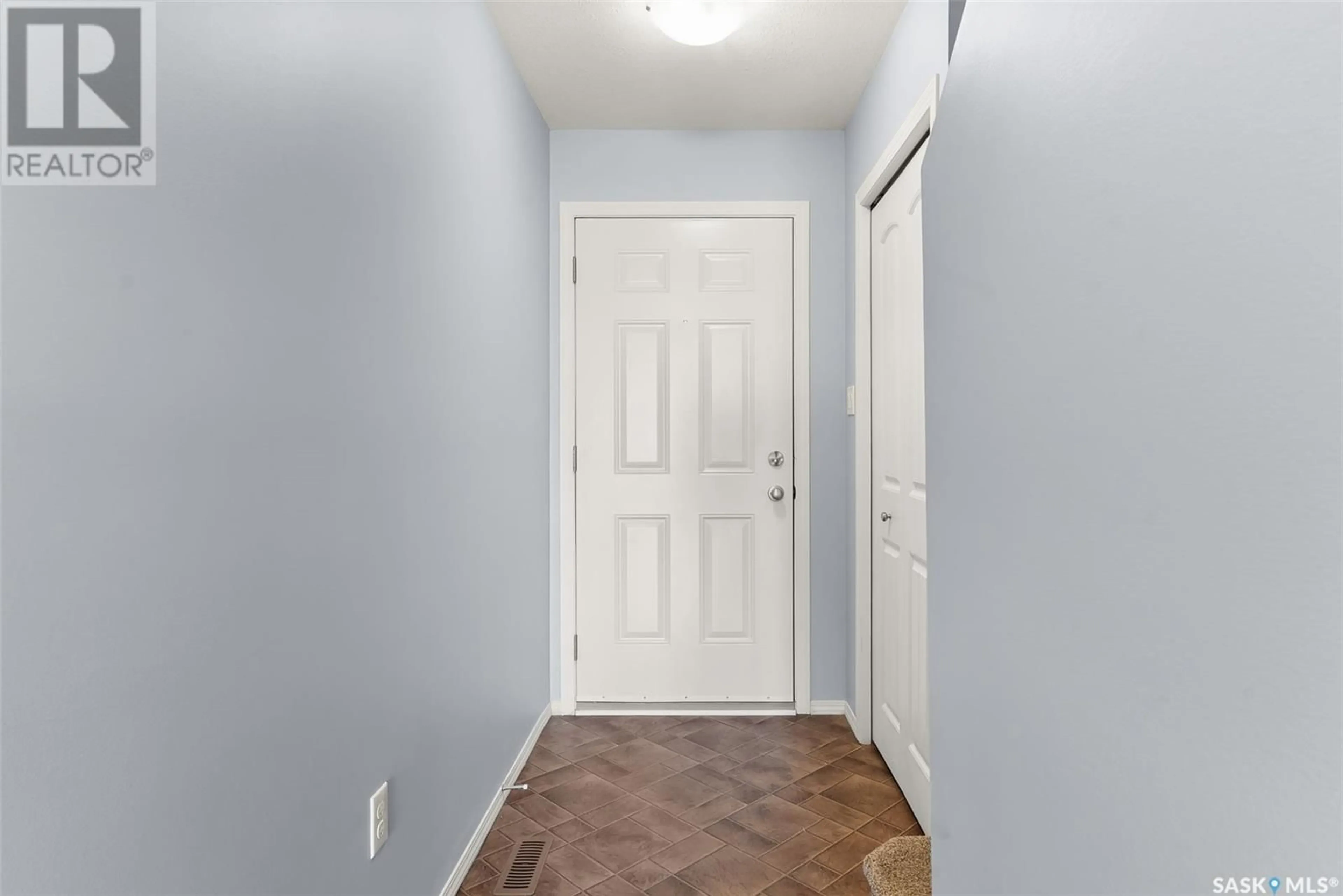 Indoor entryway for 177 CHATEAU CRESCENT, Pilot Butte Saskatchewan S0G3Z0