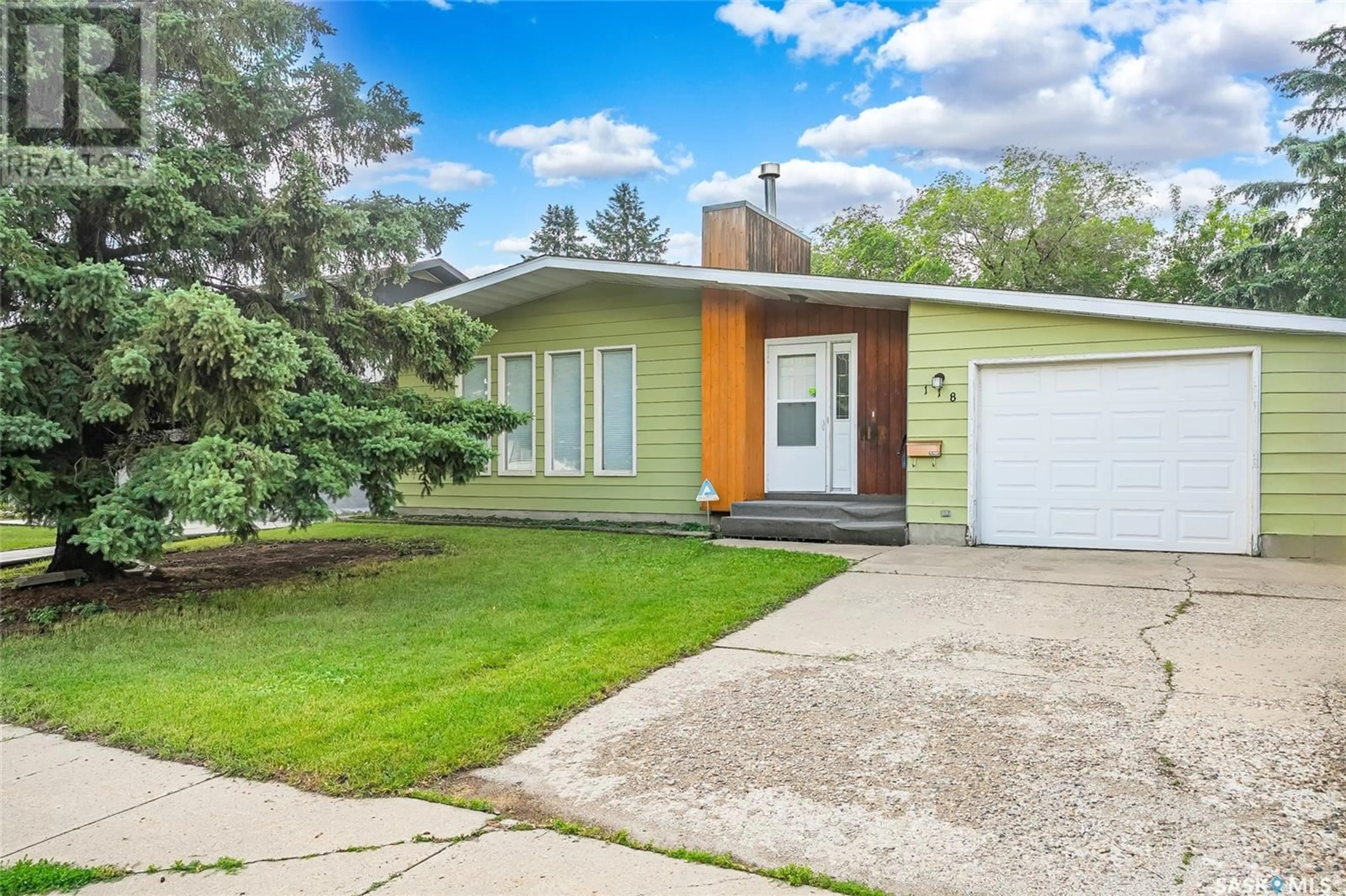 Home with vinyl exterior material, street for 118 GALBRAITH CRESCENT, Saskatoon Saskatchewan S7M4H1