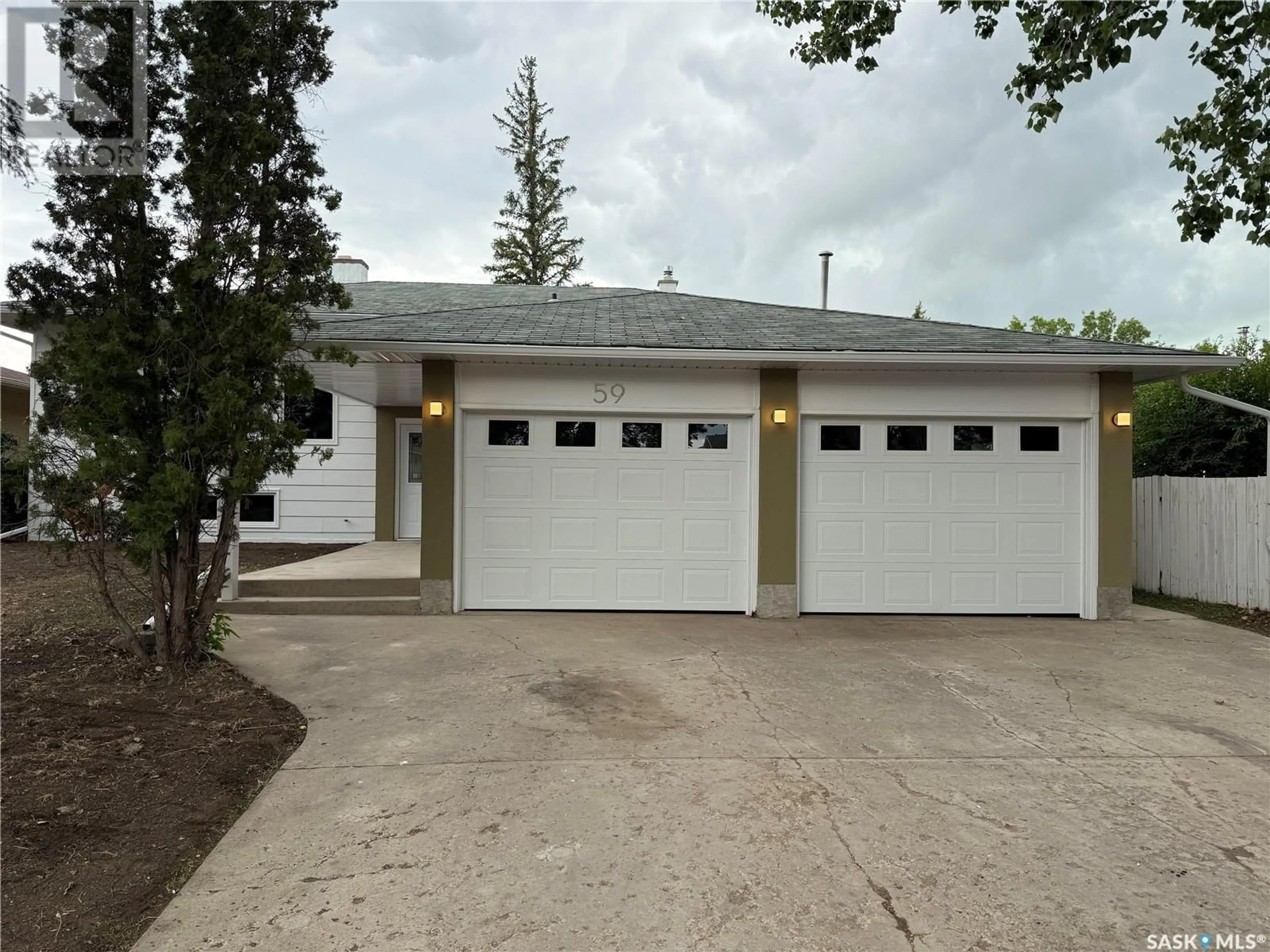 Indoor garage for 59 ANDRE AVENUE, Regina Saskatchewan S4T7C9