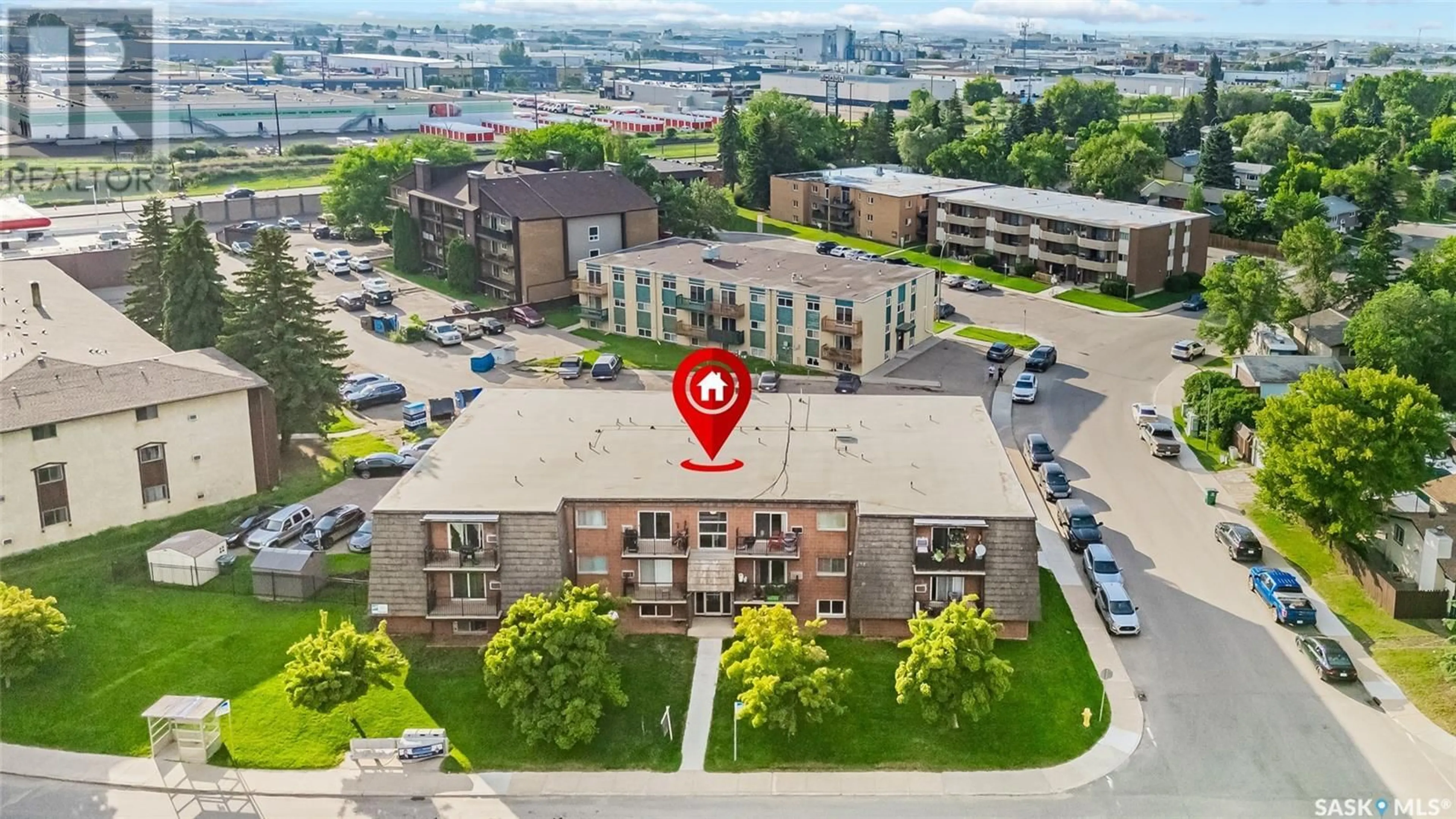 A pic from outside/outdoor area/front of a property/back of a property/a pic from drone, city buildings view from balcony for 20 - 11 ASSINIBOINE DRIVE, Saskatoon Saskatchewan S7K1H2