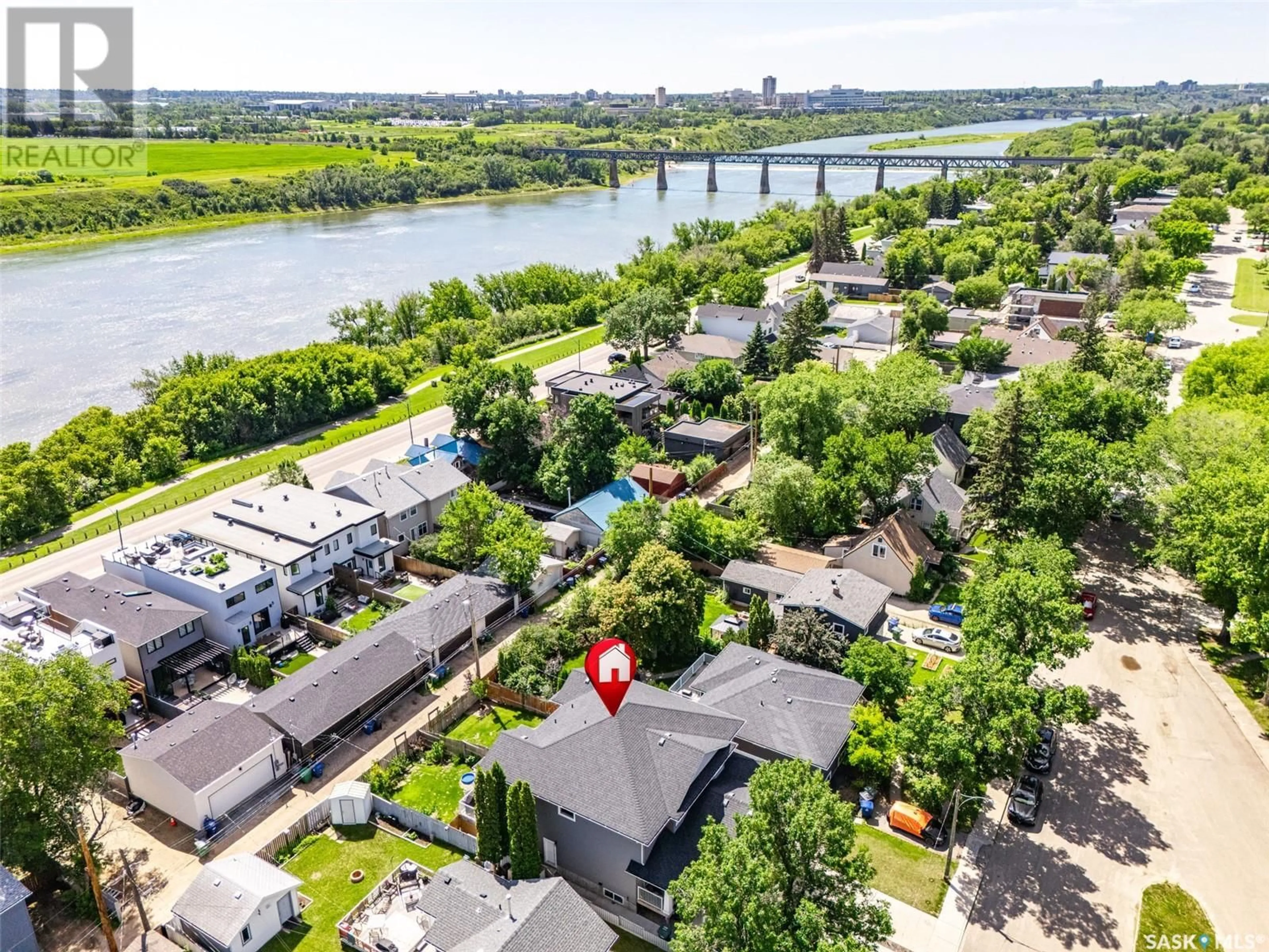 A pic from outside/outdoor area/front of a property/back of a property/a pic from drone, water/lake/river/ocean view for 1548 EMPRESS AVENUE, Saskatoon Saskatchewan S7K3G3