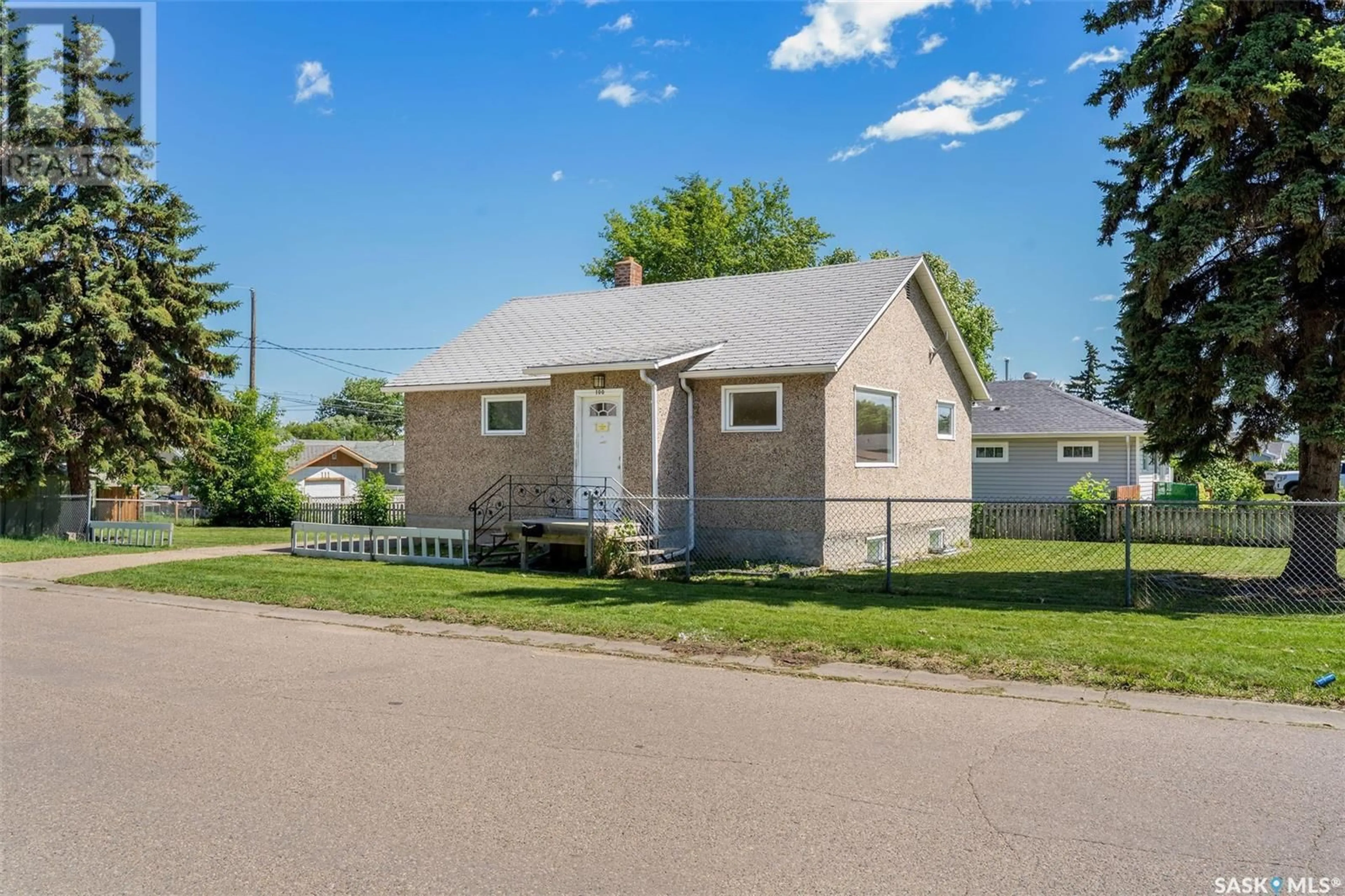 Home with vinyl exterior material, street for 100 30TH STREET, Prince Albert Saskatchewan S6V1Z1