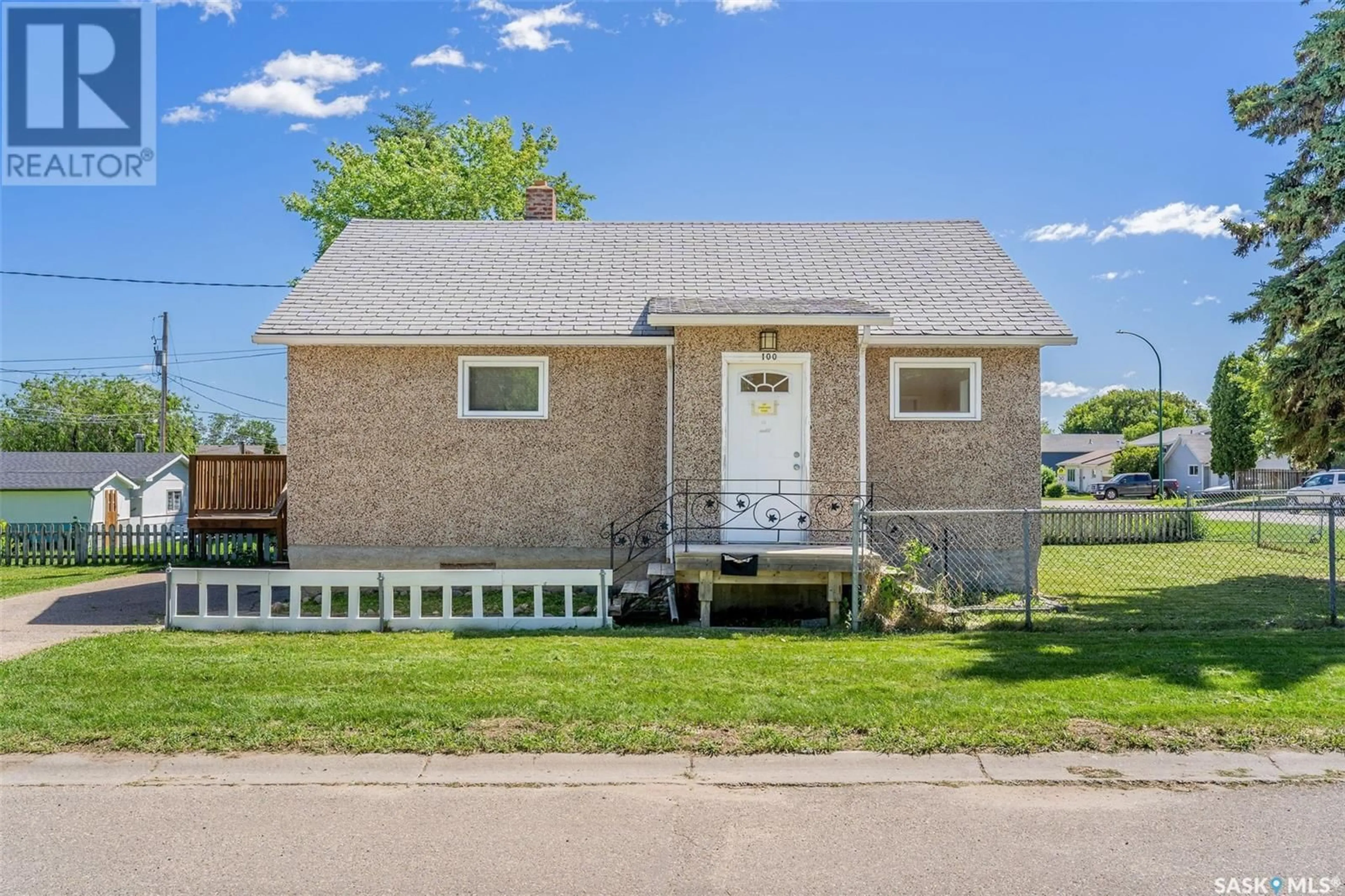 Home with vinyl exterior material, street for 100 30TH STREET, Prince Albert Saskatchewan S6V1Z1