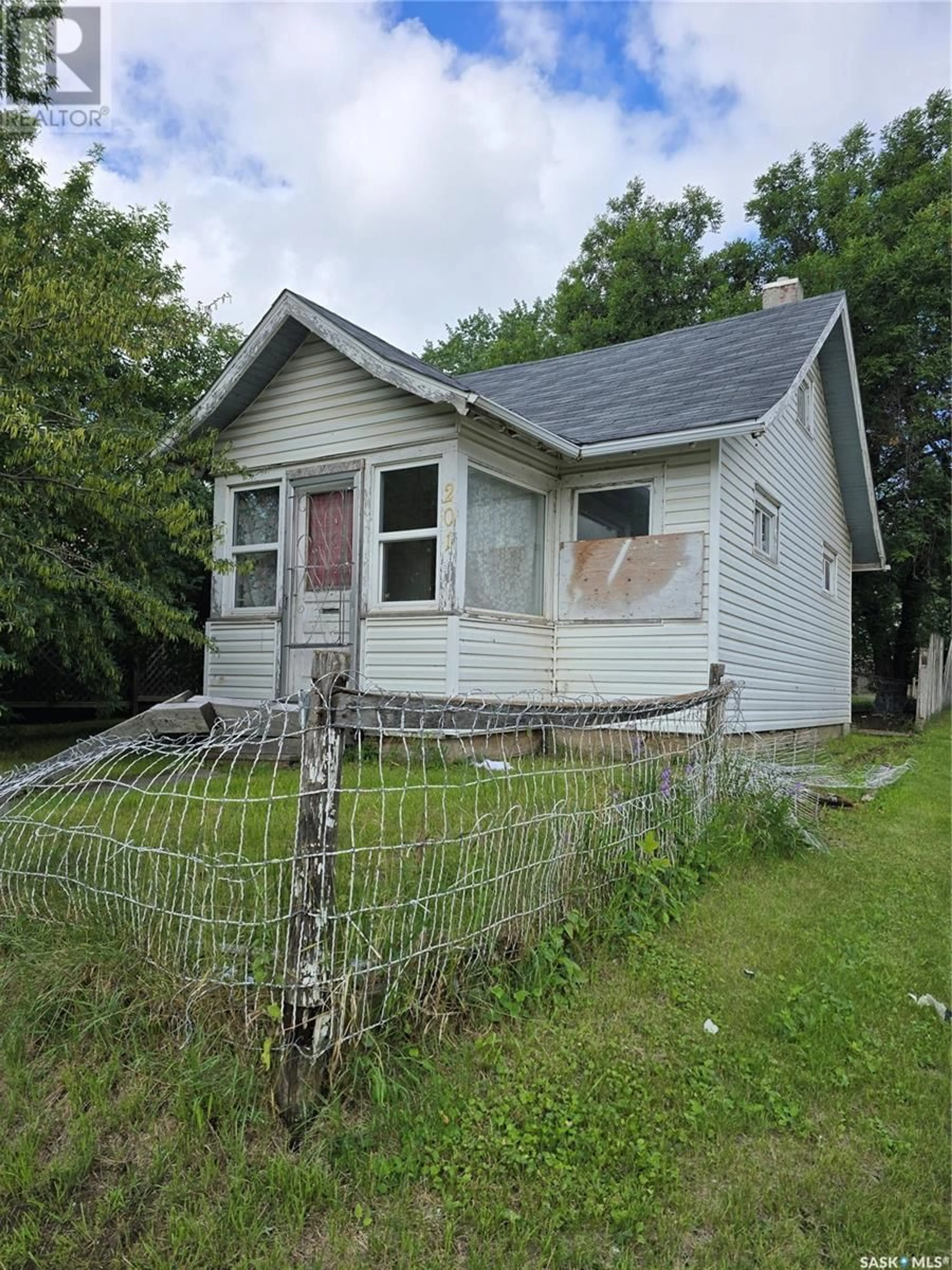 Shed for 201 L AVENUE, Saskatoon Saskatchewan S7M2H2