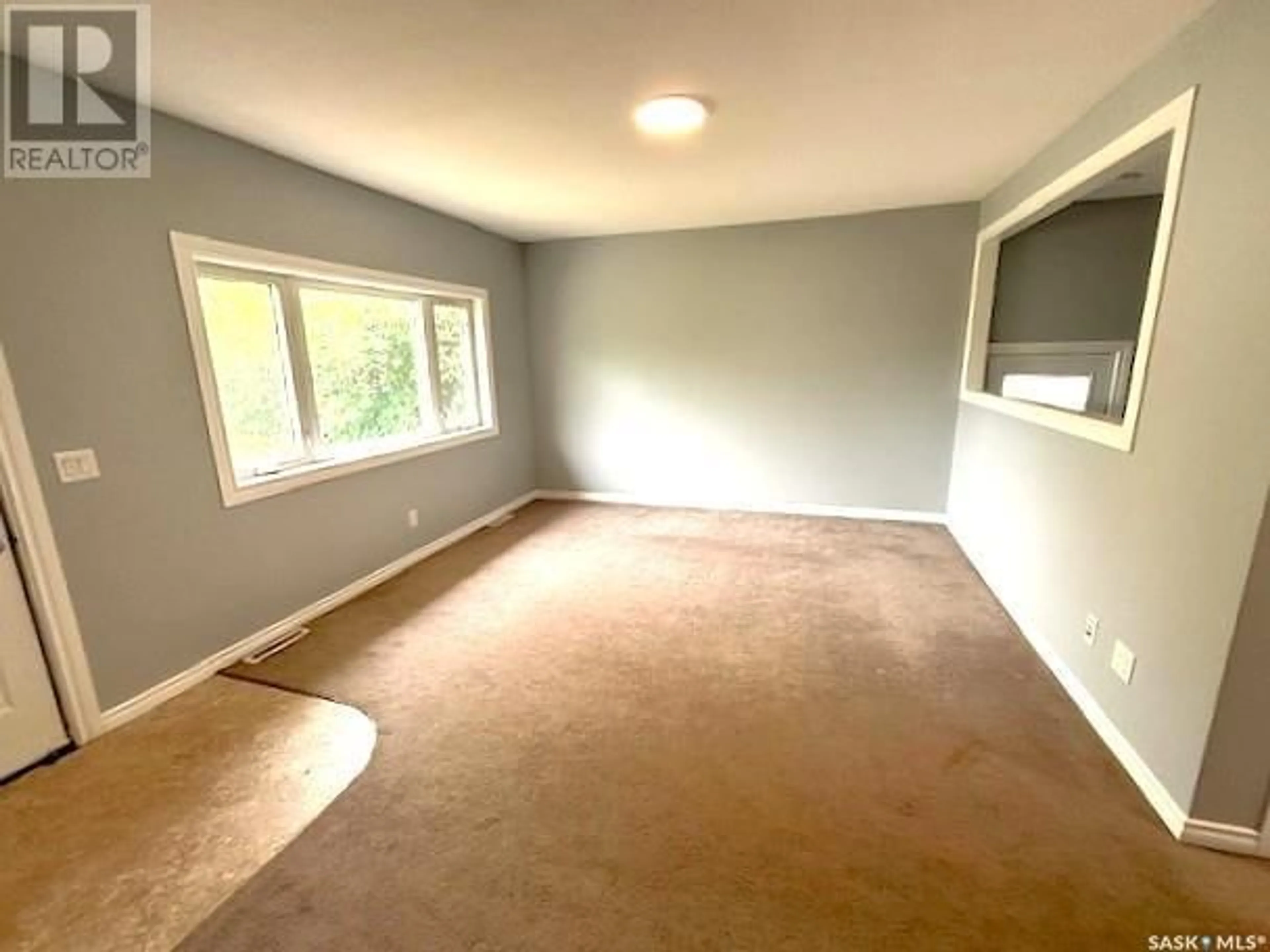 A pic of a room for 809 CARTIER AVENUE, Moose Jaw Saskatchewan S6H1L9