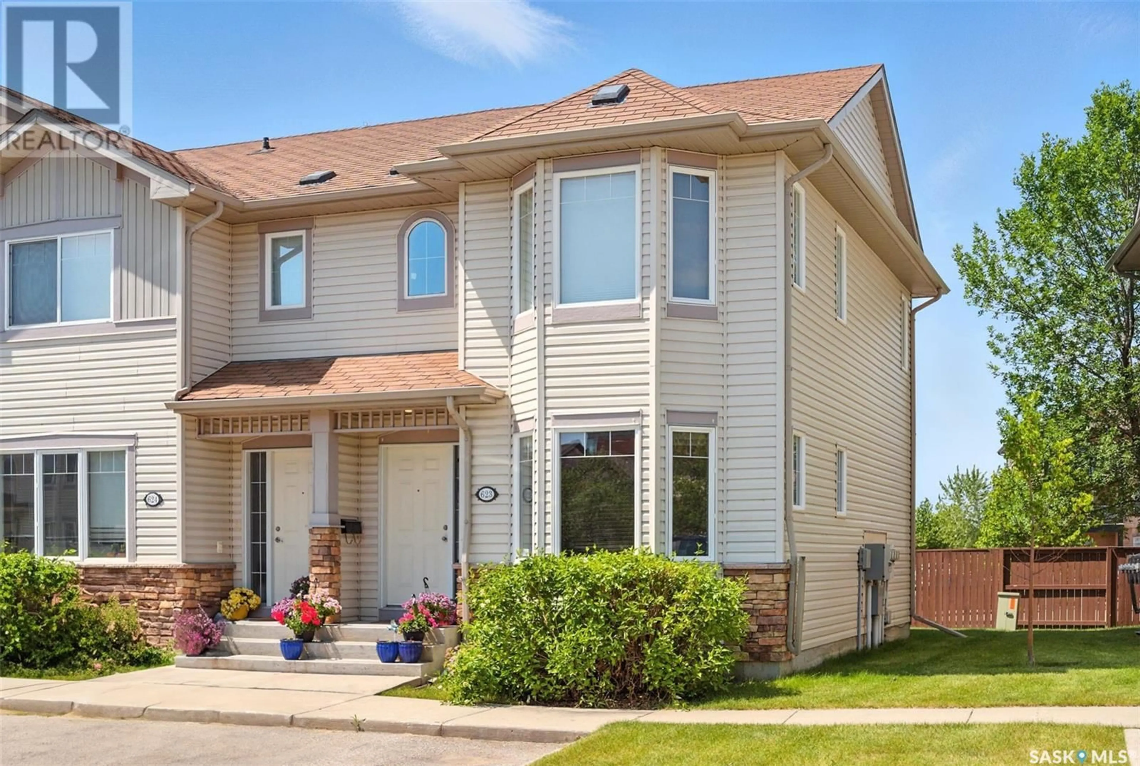Home with vinyl exterior material, street for 303 - 623 SLIMMON PLACE, Saskatoon Saskatchewan S7V0A8