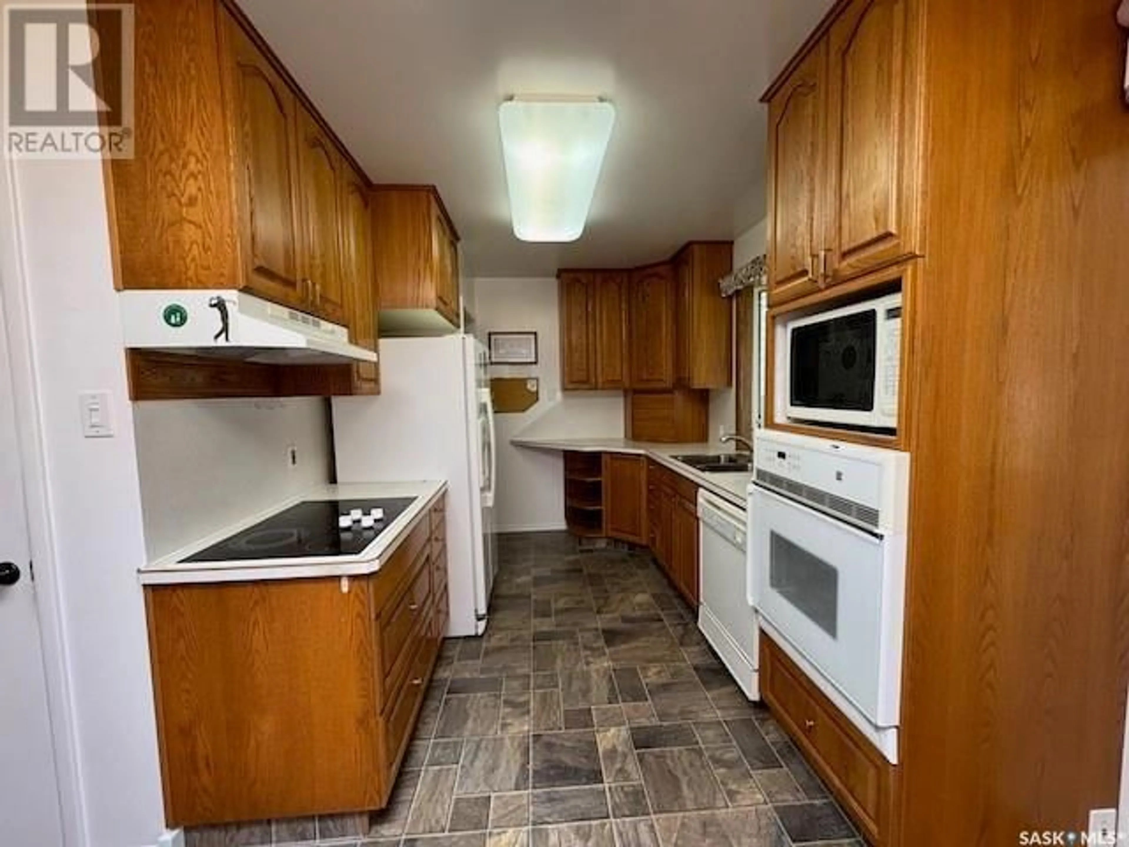 Standard kitchen, unknown for 432 2ND AVENUE, Swift Current Saskatchewan S9H3J6