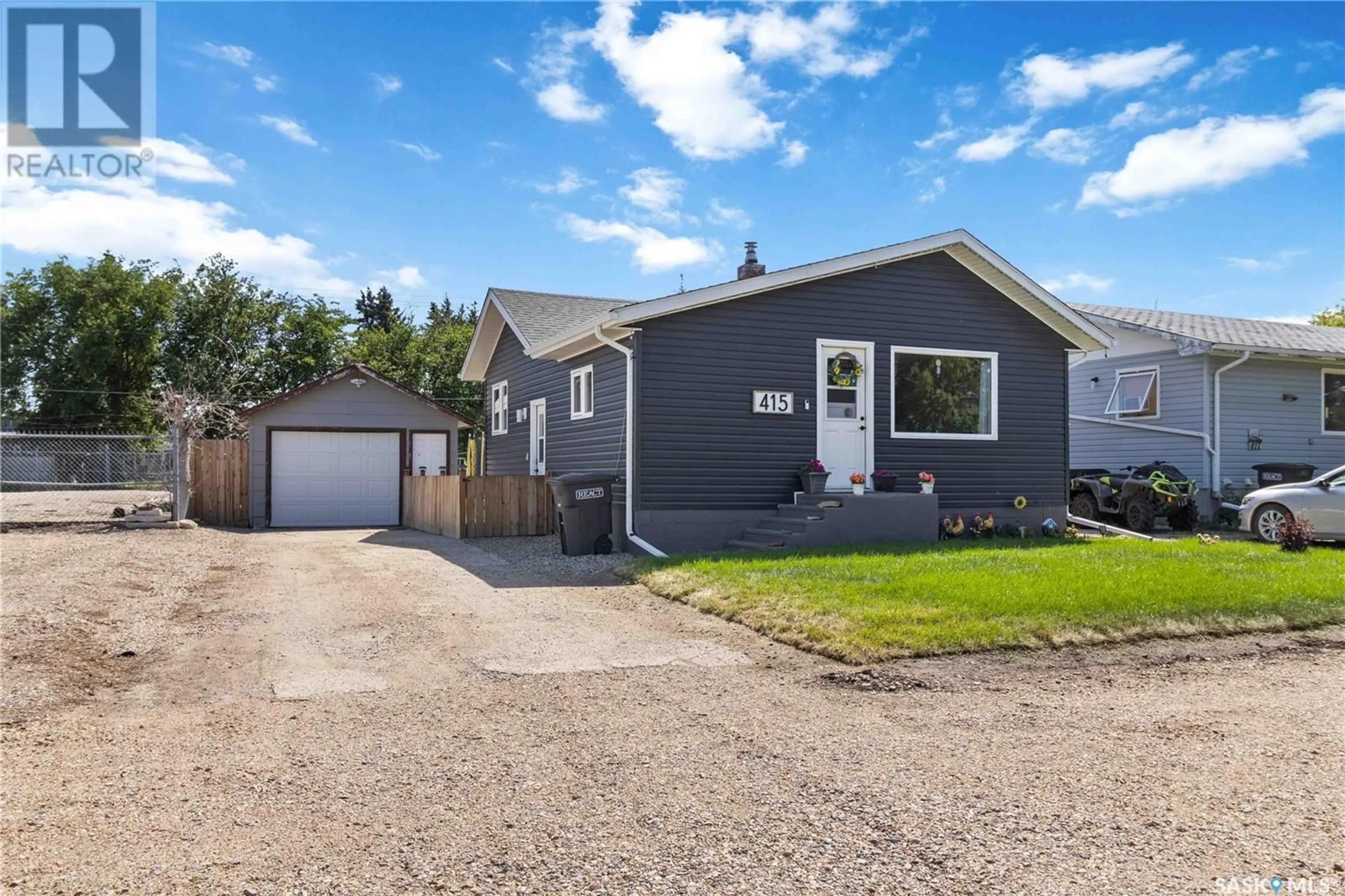 Home with vinyl exterior material, street for 415 3RD STREET, Wakaw Saskatchewan S0K4P0