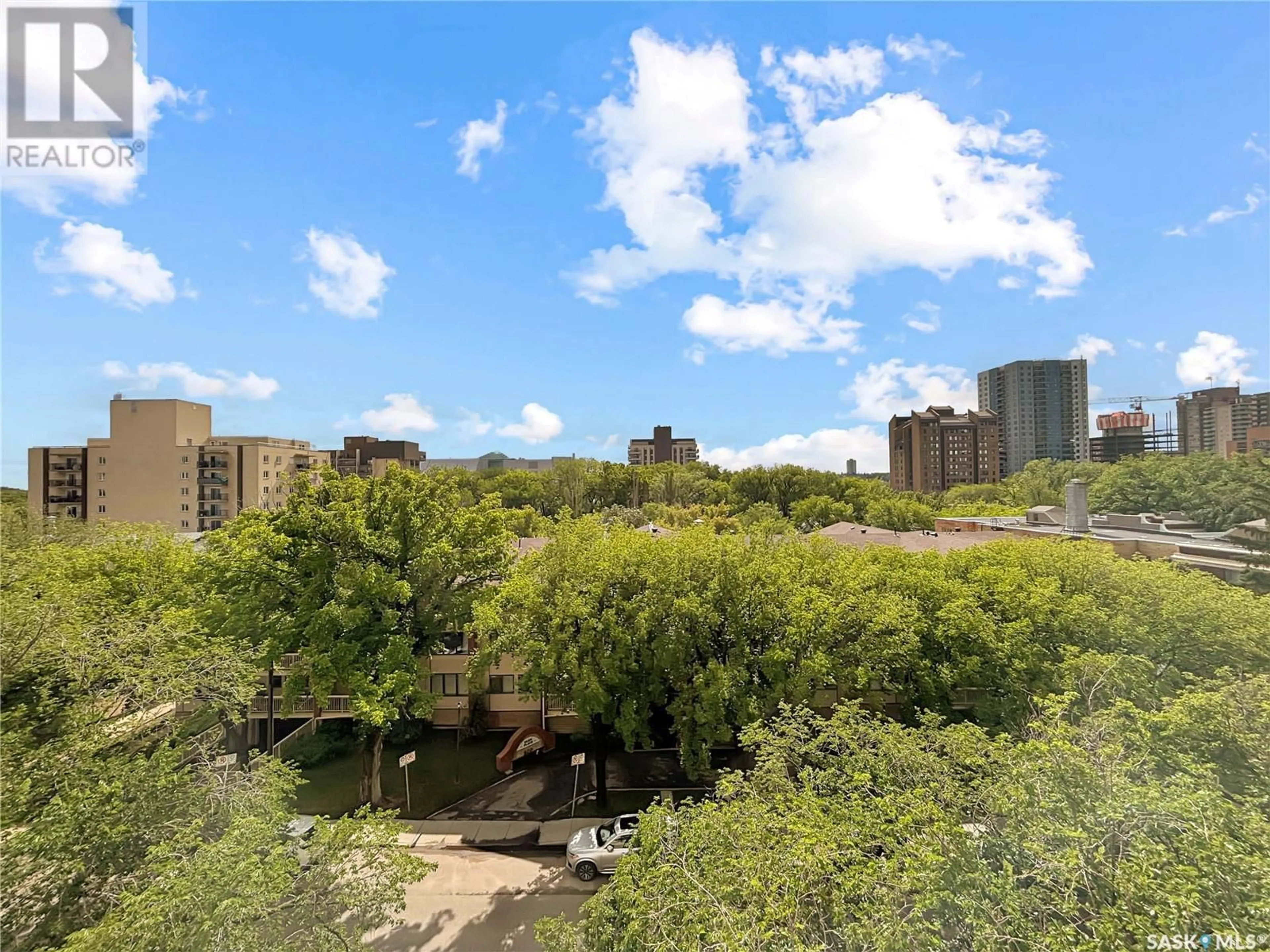 A pic from outside/outdoor area/front of a property/back of a property/a pic from drone, city buildings view from balcony for 525 - 507 3RD AVENUE, Saskatoon Saskatchewan S7K2J6